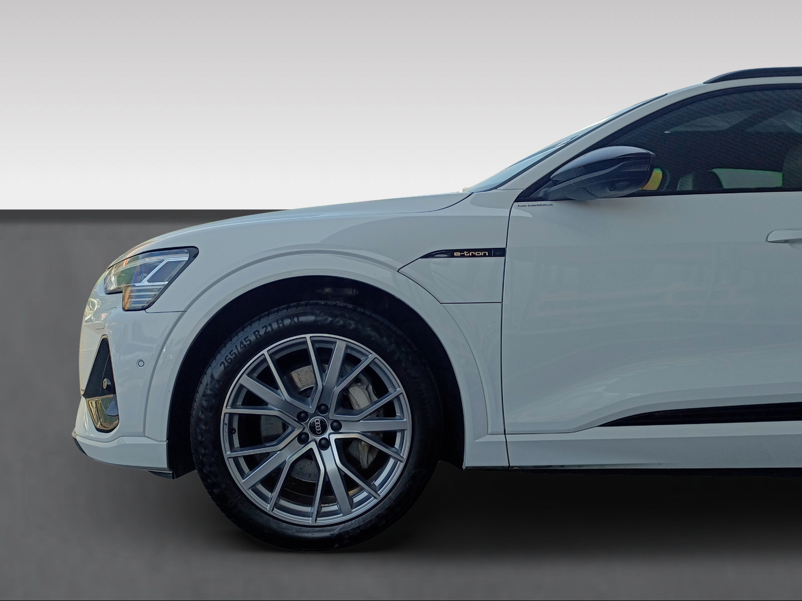 AUDI e-tron 55 S Line quattro-showroom-element-2