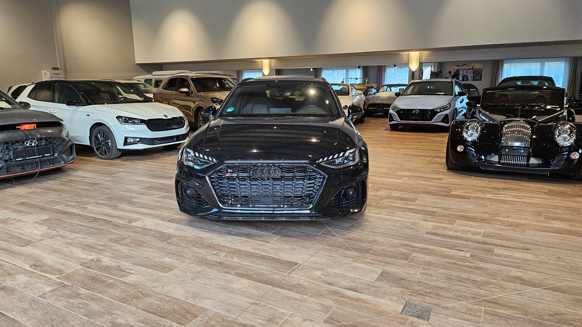 AUDI RS4 Avant quattro tiptronic Optikpaket schwarz plus-showroom-element-2