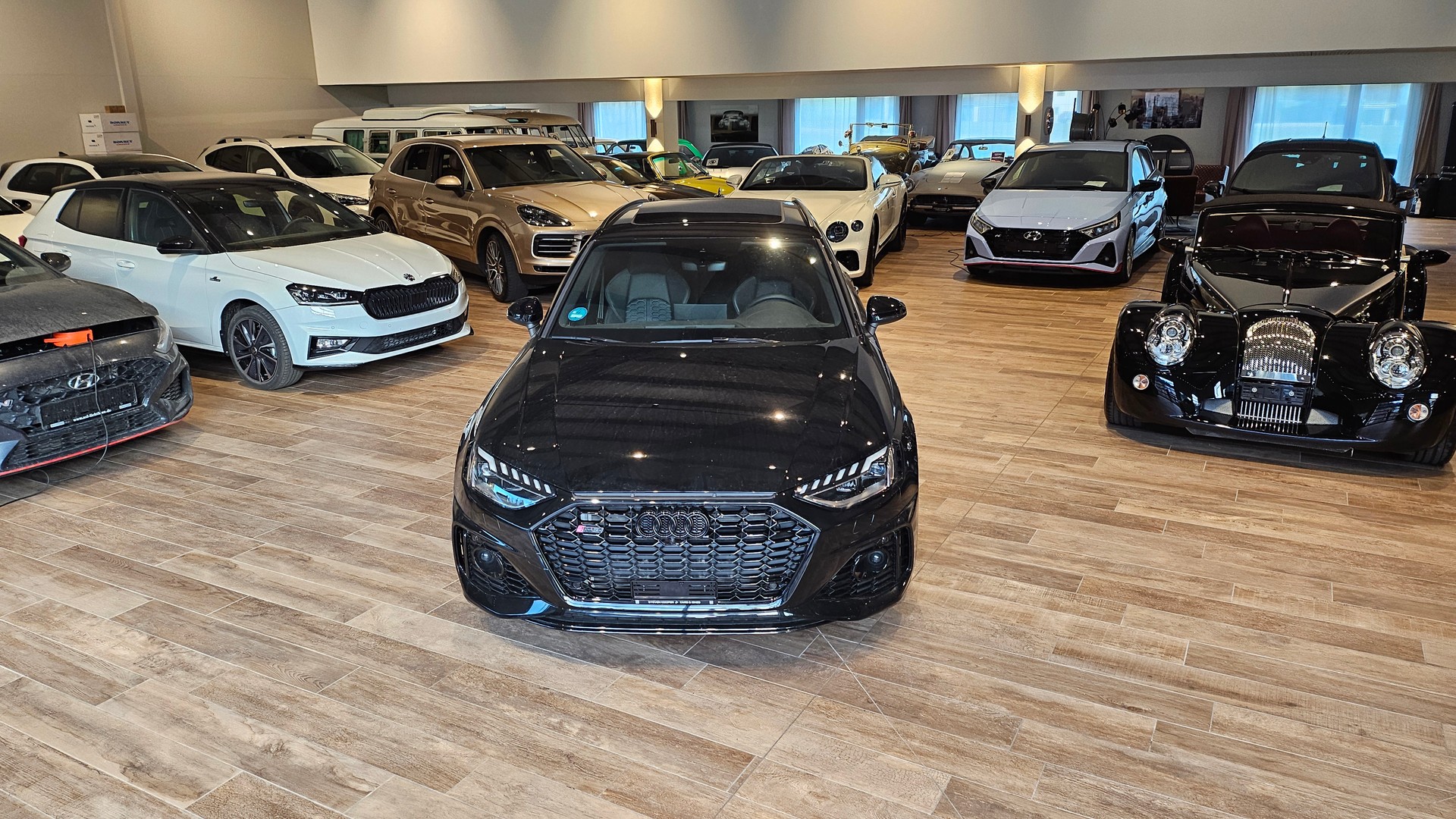 AUDI RS4 Avant quattro tiptronic Optikpaket schwarz plus-showroom-element-3