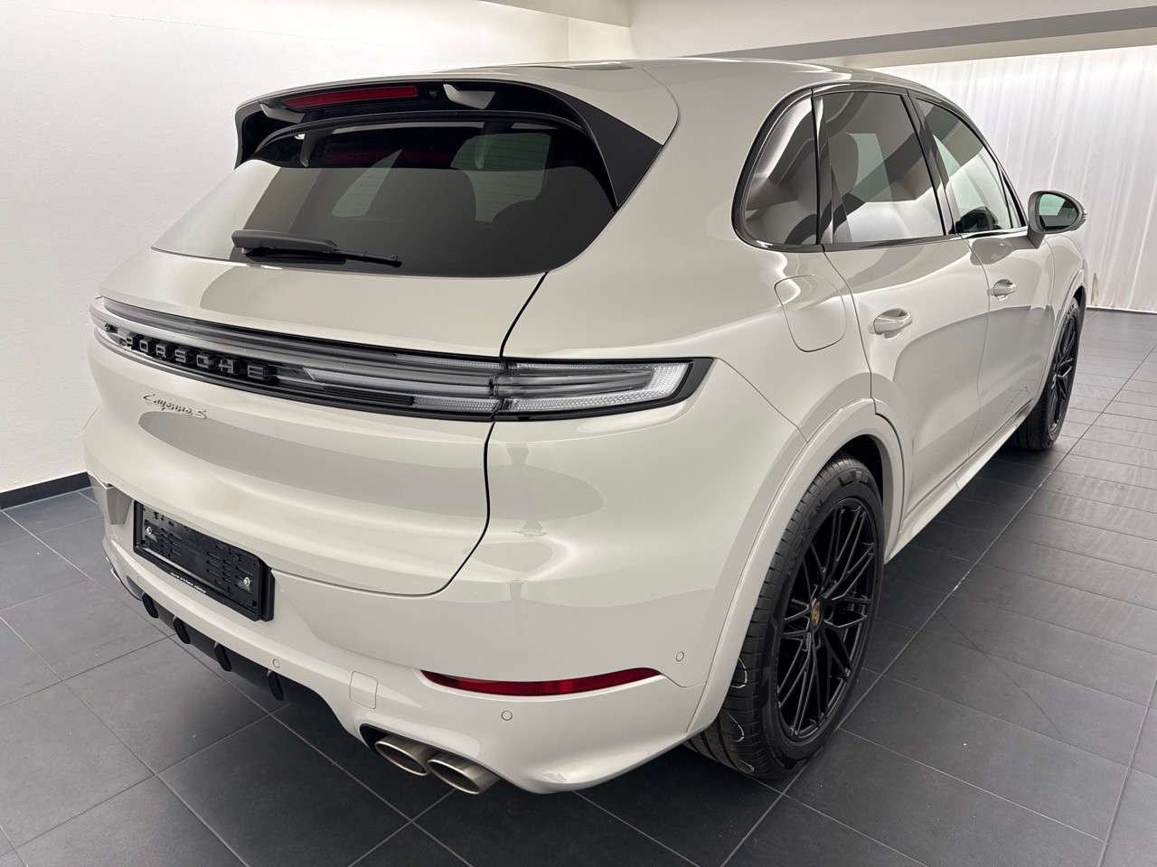PORSCHE Cayenne S Tiptronic S-showroom-element-2