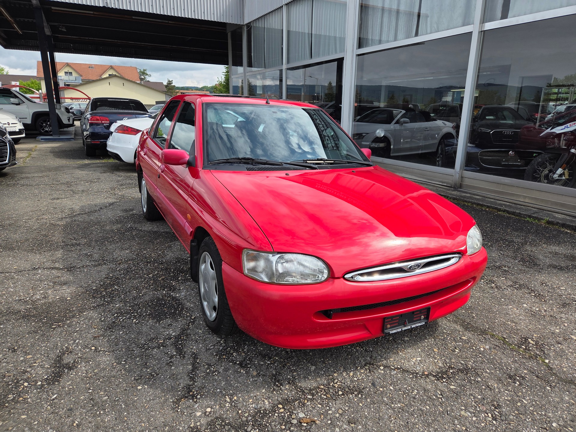 FORD Escort 1.8i 16V Ghia-showroom-element-1