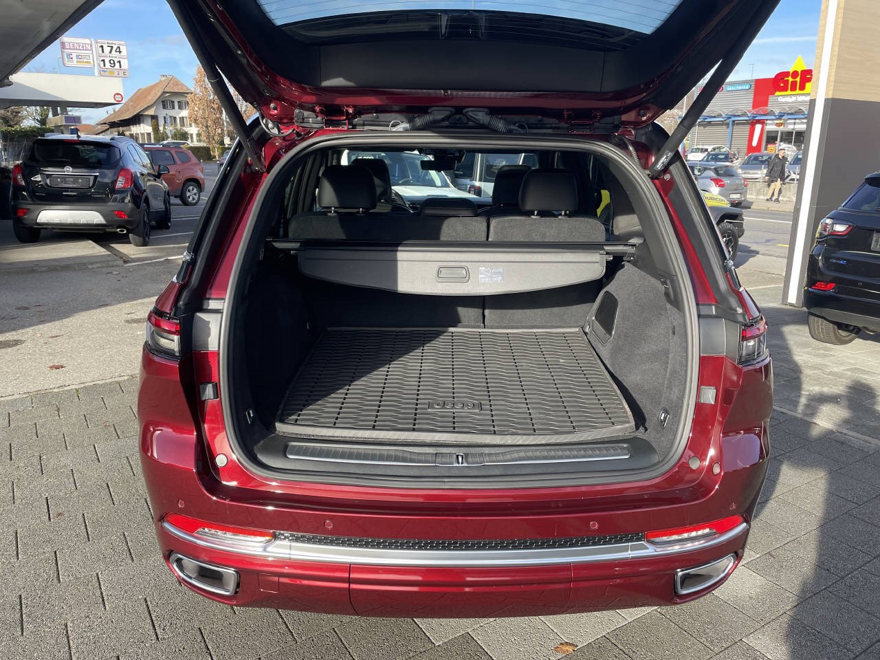 JEEP Grand Cherokee 2.0 Turbo Summit Reserve 4xe-image-4