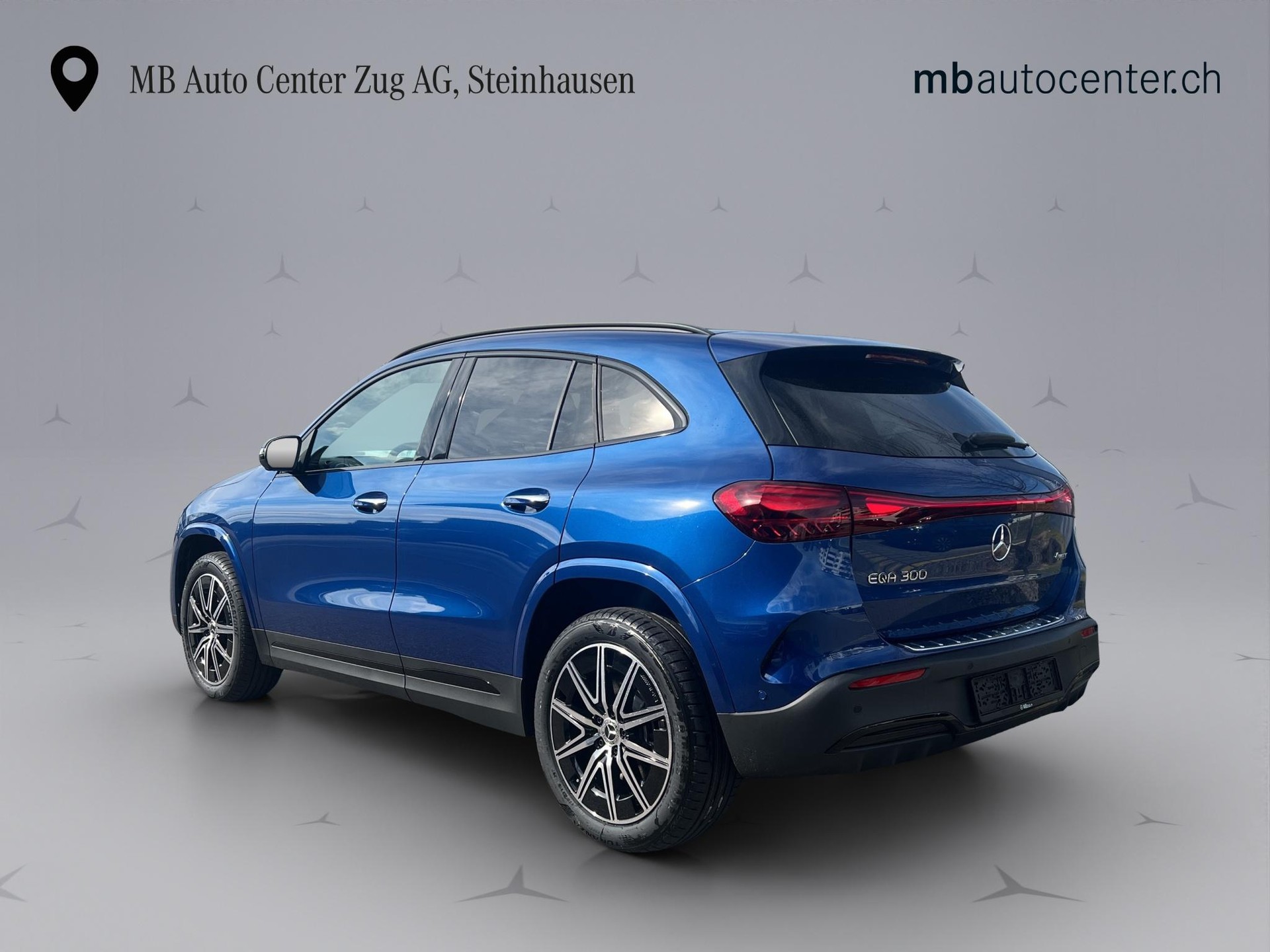 MERCEDES-BENZ EQA 300 Swiss Star AMG Line 4matic-showroom-element-3