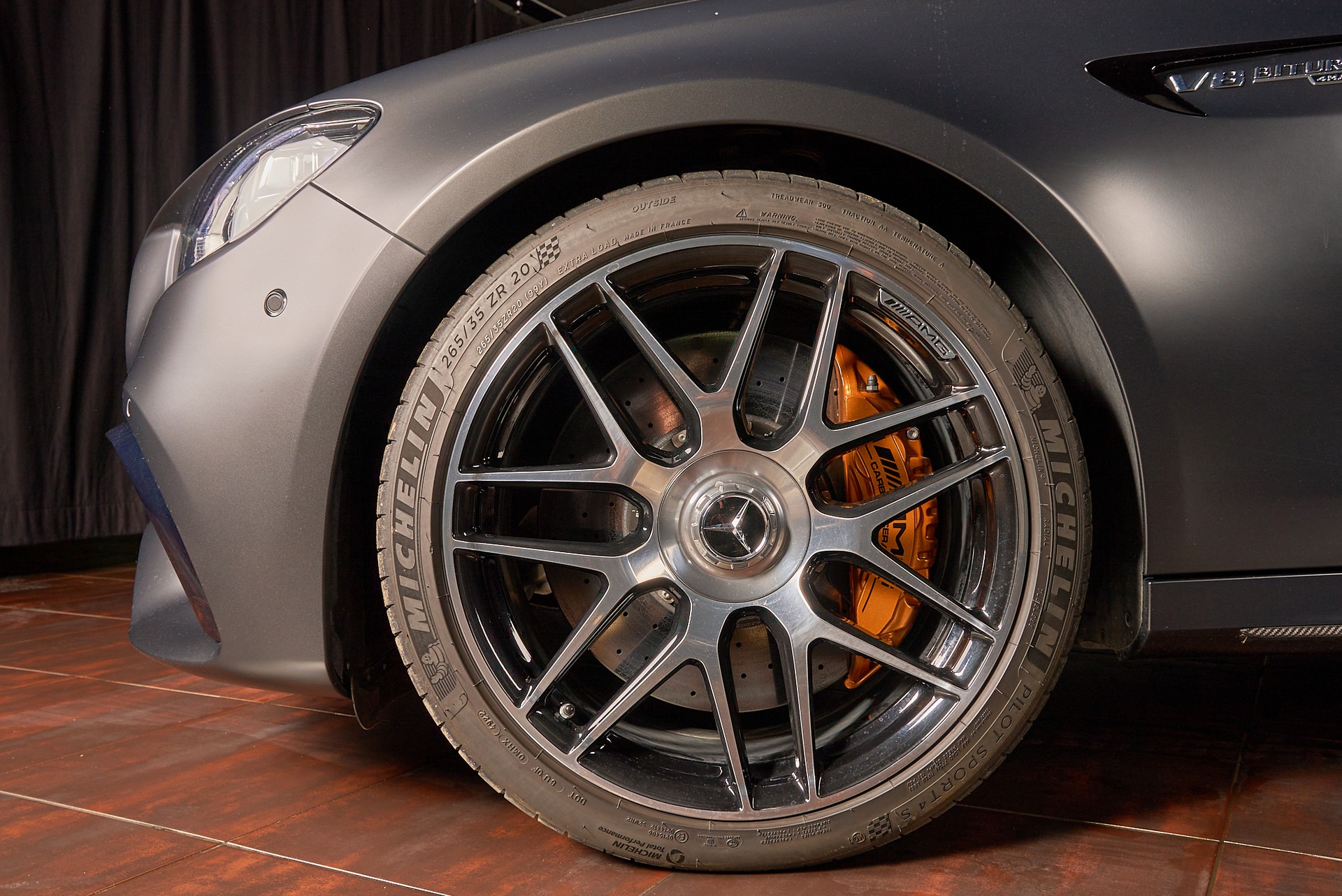 MERCEDES-BENZ AMG E 63 S 4Matic+ Speedshift 9G-TCT-showroom-element-1