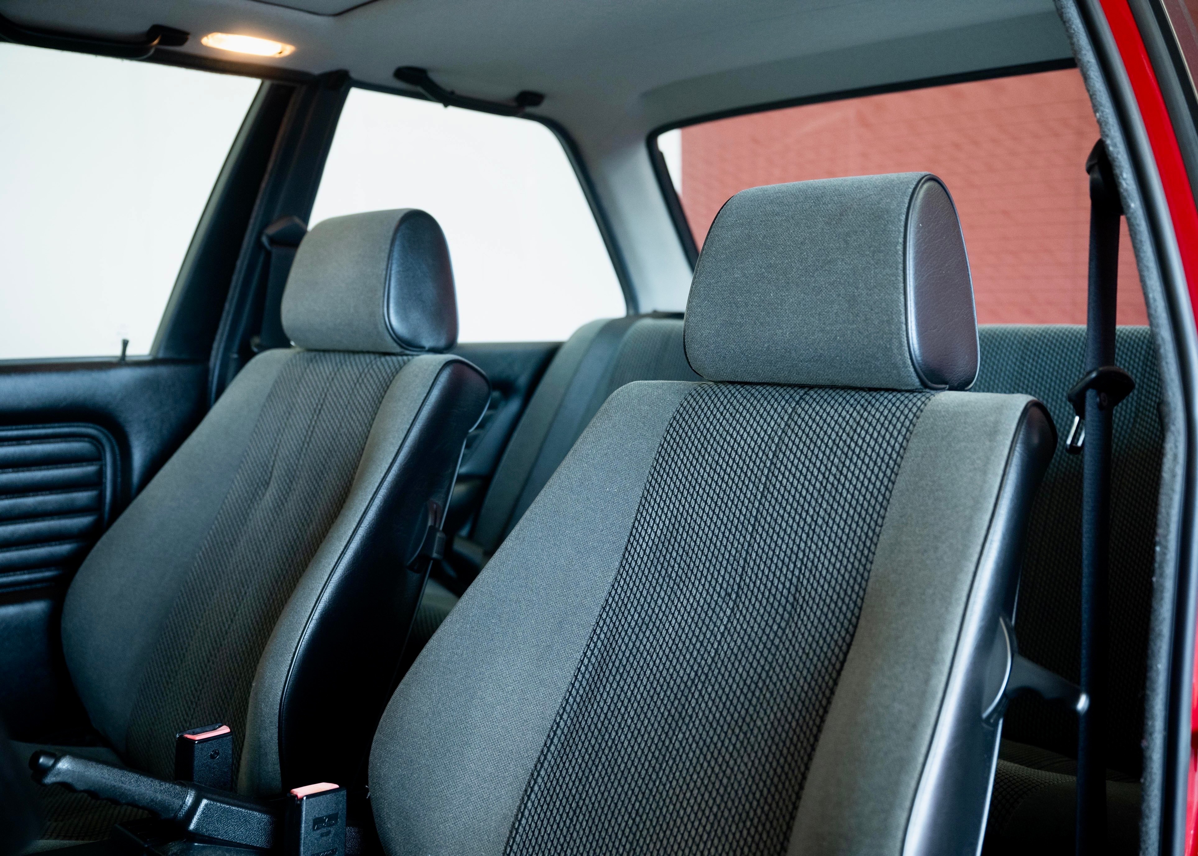 Image BMW 318 318i Coupe (Swiss car, 1st hand, full service history)