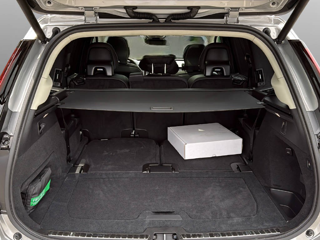 VOLVO XC90 2.0 T8 TE Ultra Dark eAWD-image-12