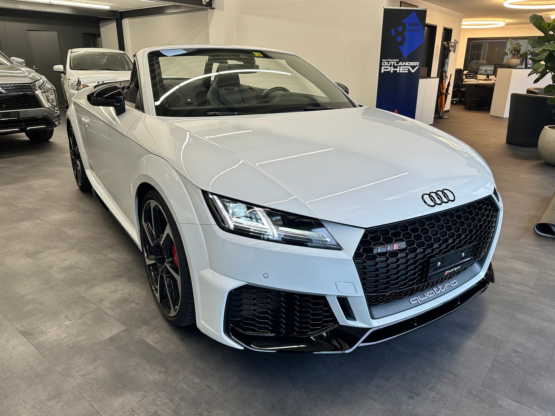 AUDI TT Roadster TTRS S-tronic-showroom-element-2