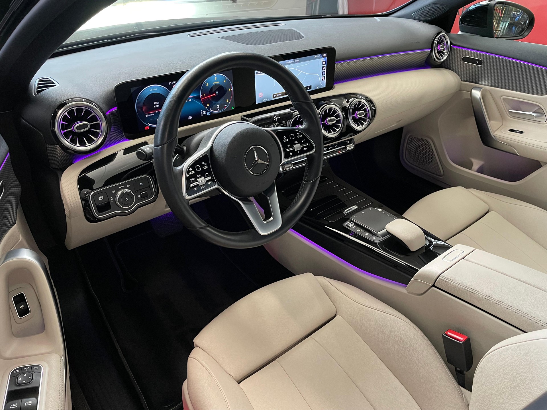 MERCEDES-BENZ A 220 d Progressive 8G-DCT-image-8