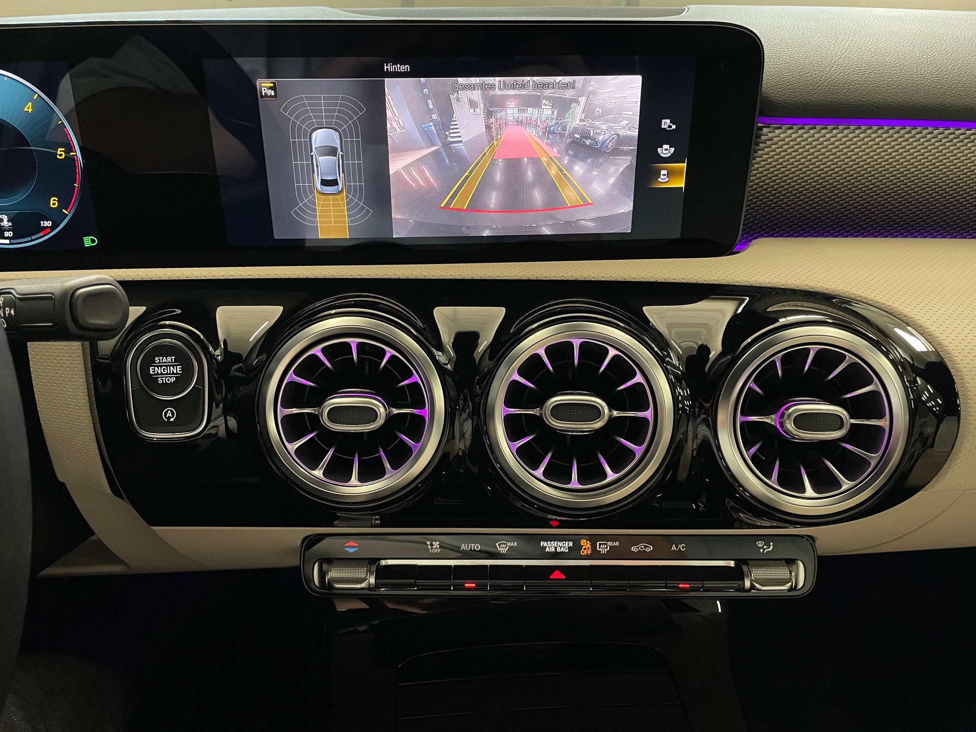 MERCEDES-BENZ A 220 d Progressive 8G-DCT-image-14