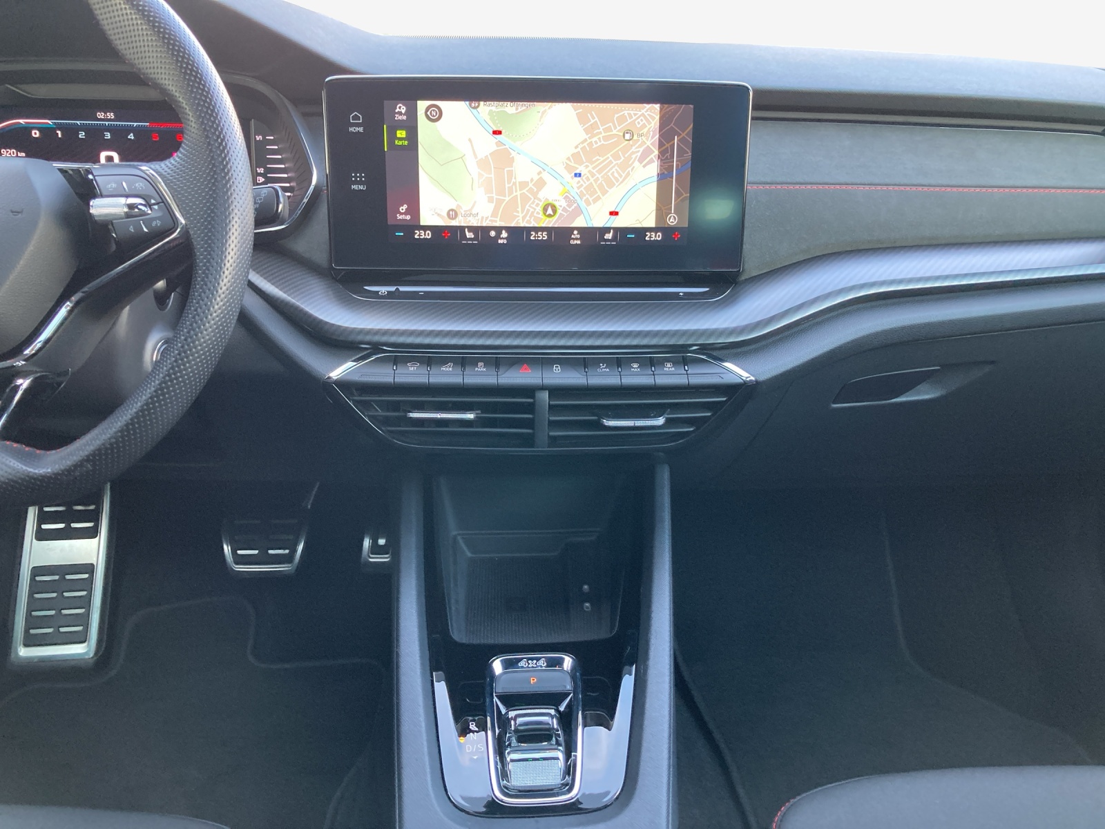 SKODA Octavia Combi 2.0 TDI DSG RS 4x4-image-10