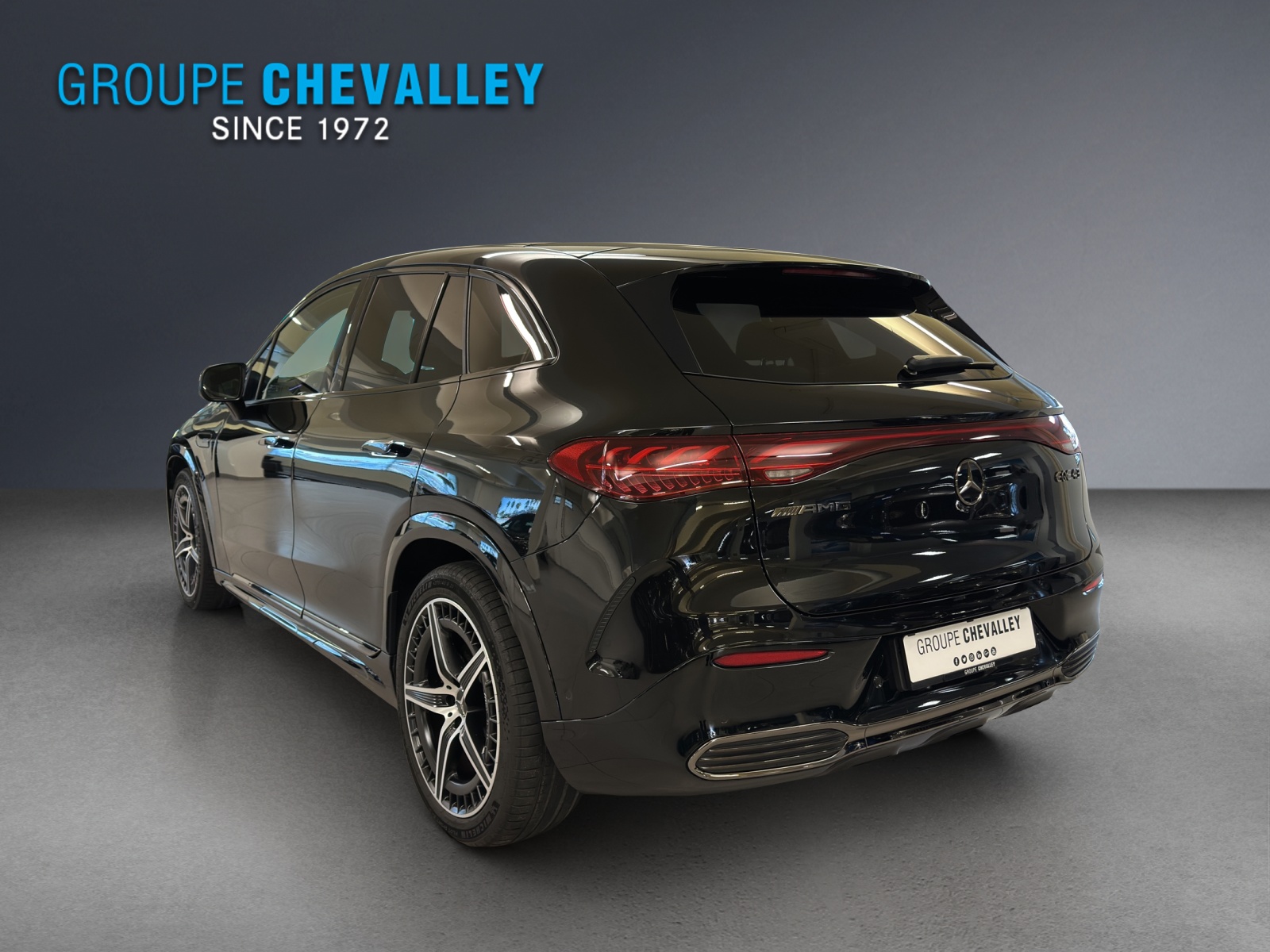 MERCEDES-BENZ EQE SUV AMG 43 4M-showroom-element-2