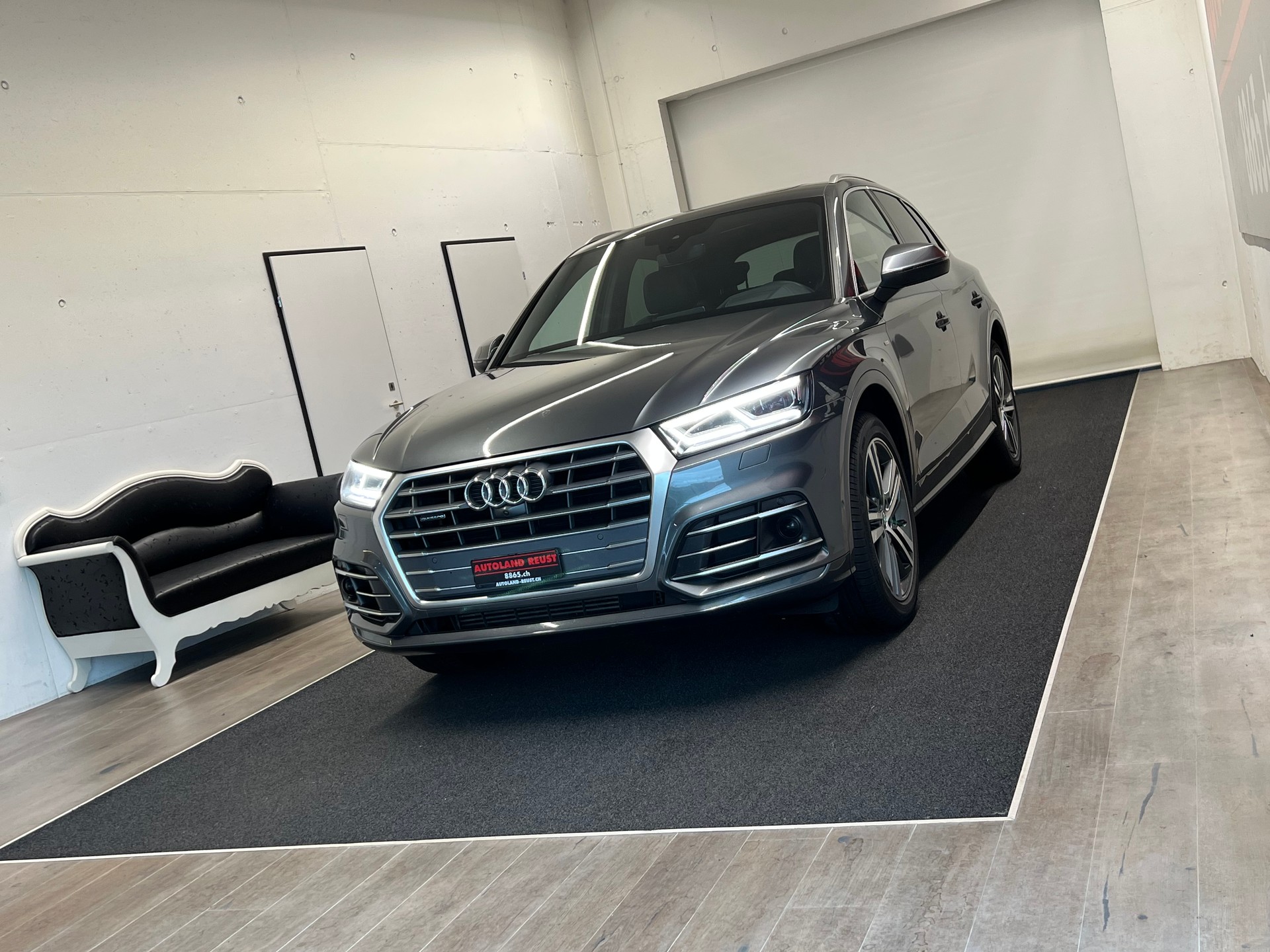 AUDI Q5 2.0 TFSI sport quattro S-tronic-showroom-element-2