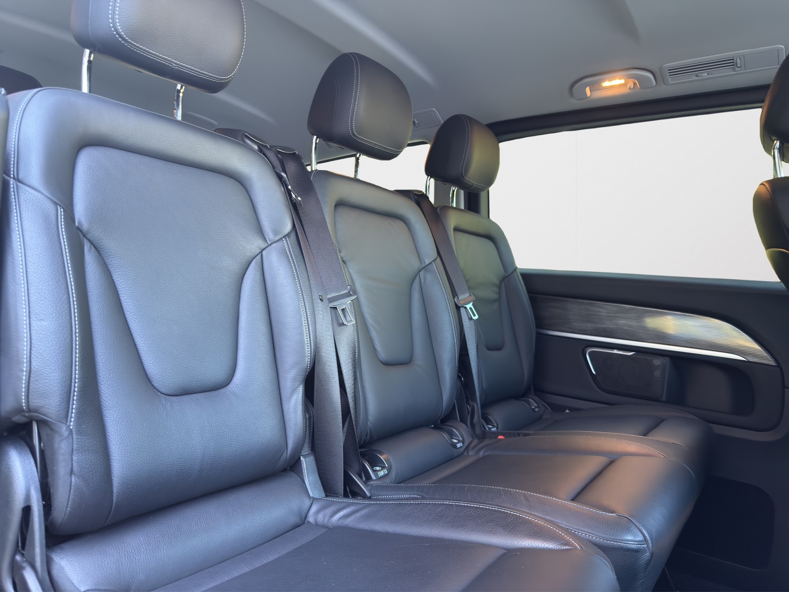 MERCEDES-BENZ EQV 300 lang Avantgarde Line-image-22