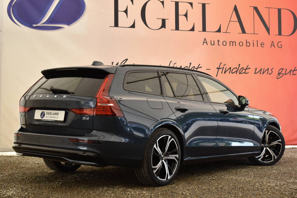 VOLVO V60 2.0 B4 Plus Dark-showroom-element-2