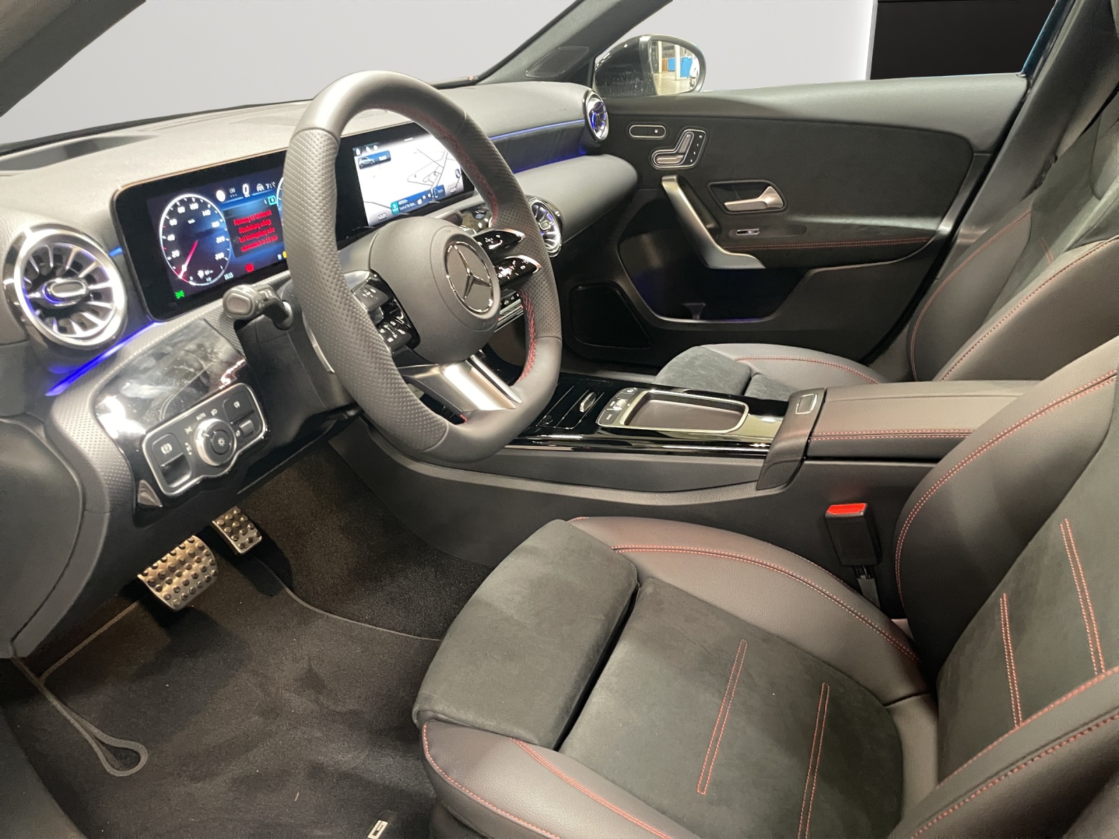 Image MERCEDES-BENZ A-220 A 220 4Matic 8G-DCT