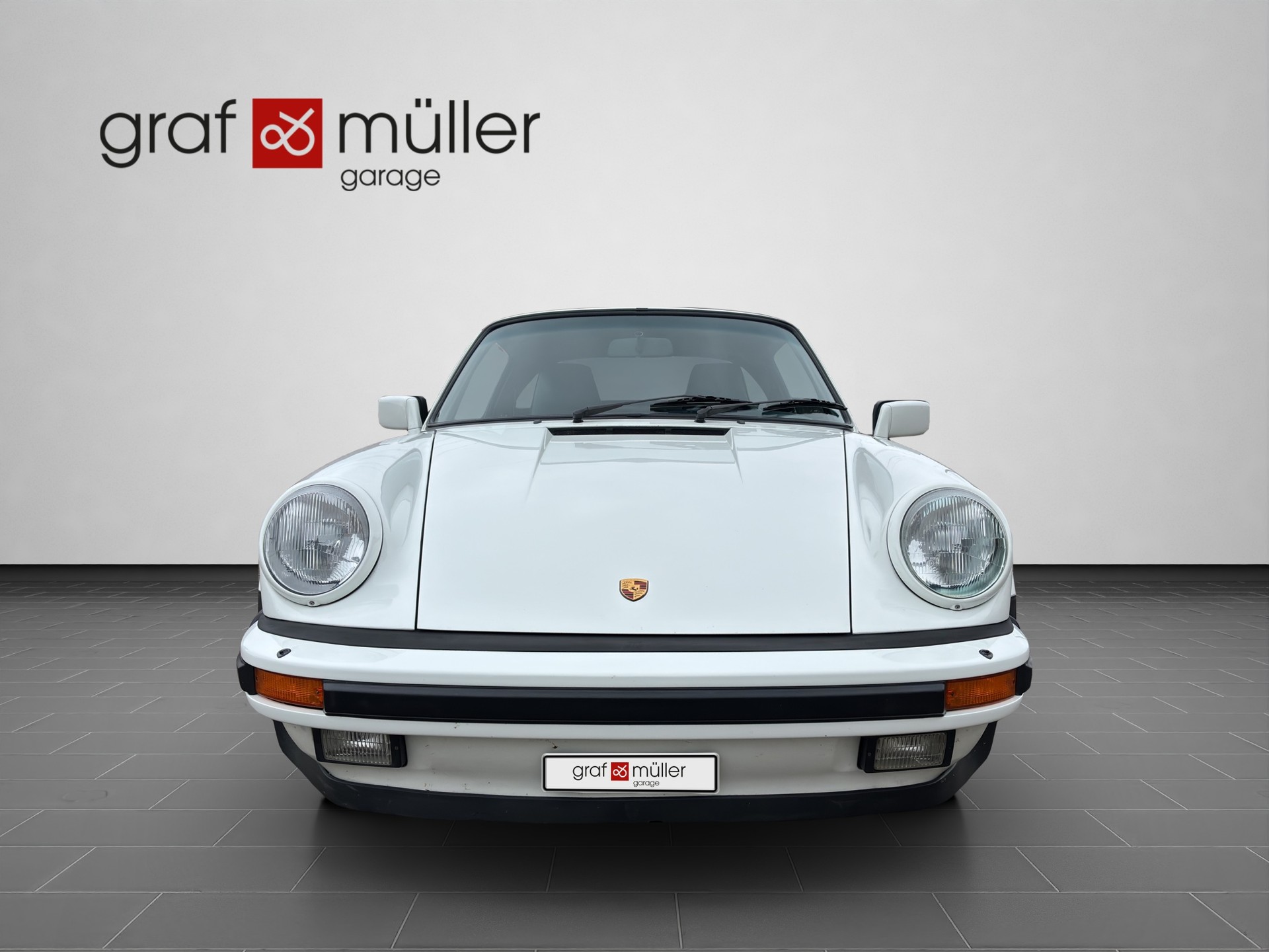 PORSCHE 911 Carrera Cabrio-showroom-element-1