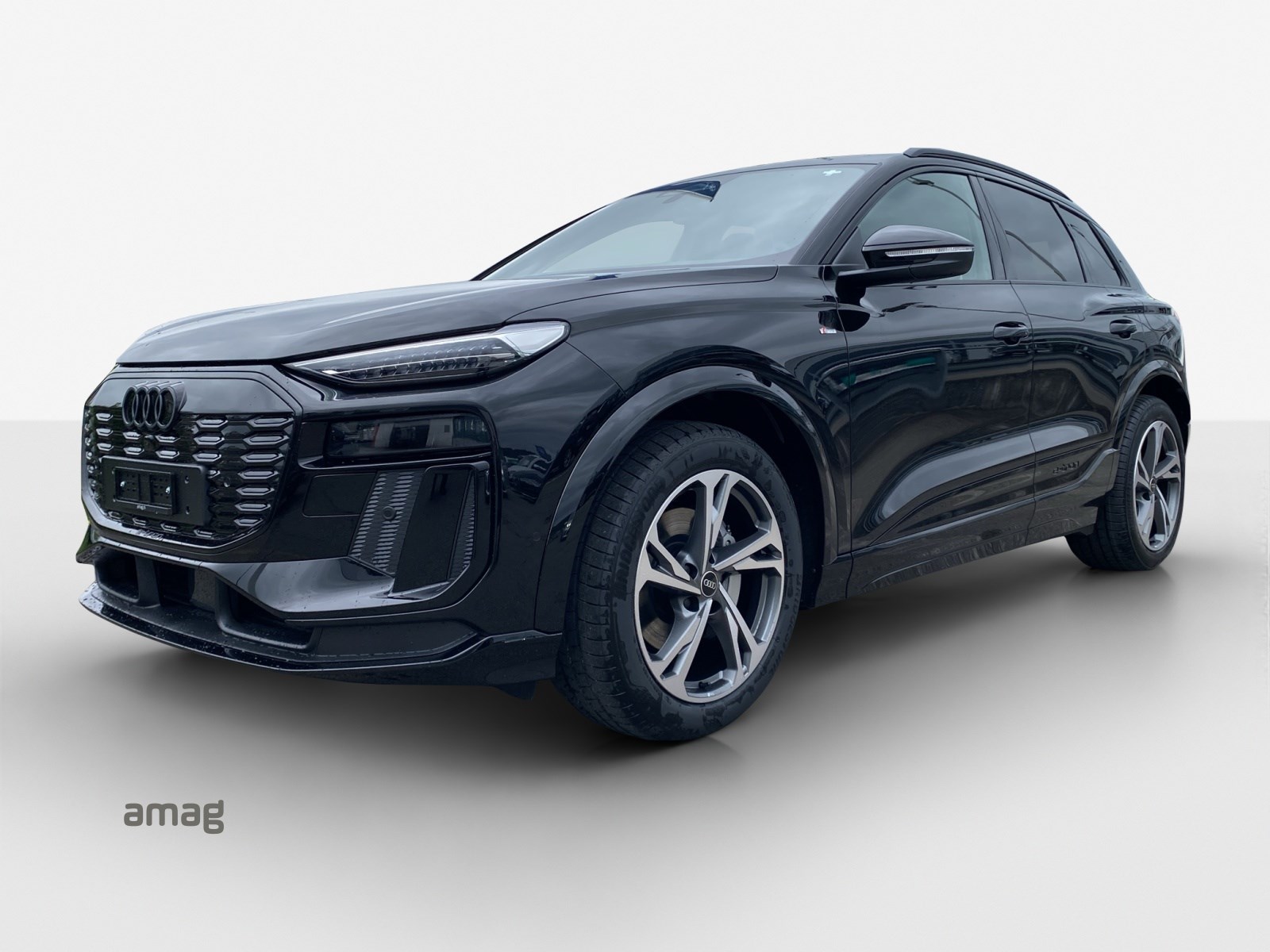 AUDI Q6 e-tron quattro