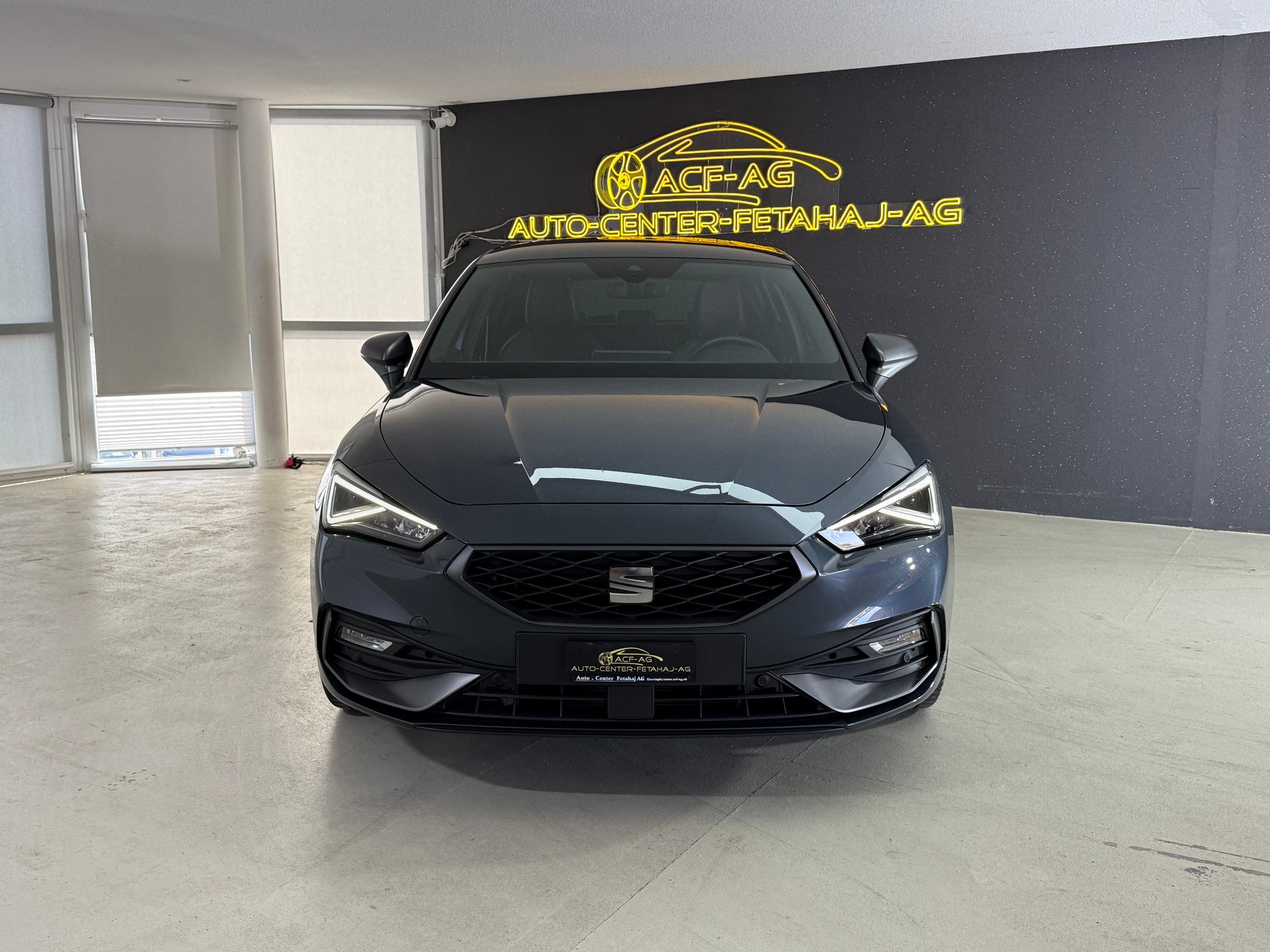 SEAT Leon 1.5 eTSI mHEV DSG FR-showroom-element-1