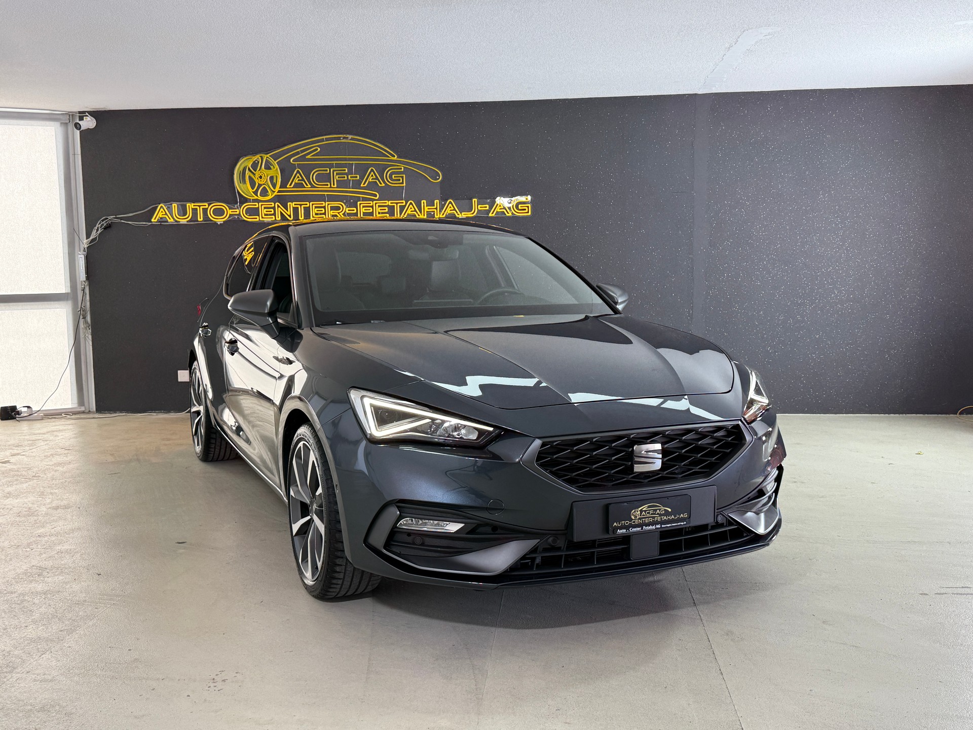 SEAT Leon 1.5 eTSI mHEV DSG FR-showroom-element-2