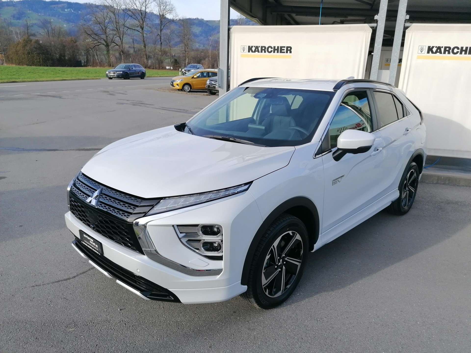 MITSUBISHI Eclipse Cross 2.4 PHEV Intense 4x4 Edition-showroom-element-3