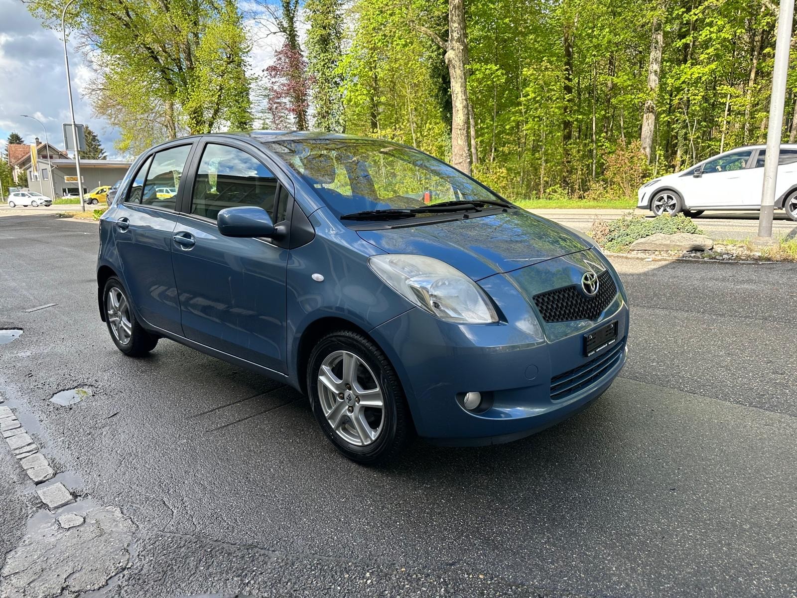 TOYOTA Yaris 1.3 Linea Sol