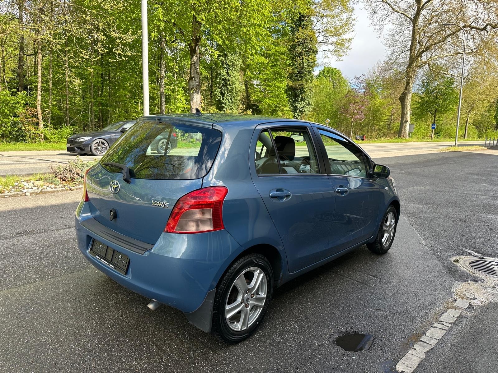 TOYOTA Yaris 1.3 Linea Sol-showroom-element-2