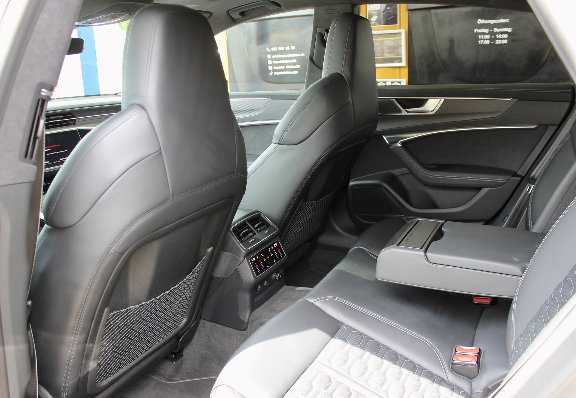 AUDI RS7 Sportback MHEV-image-8