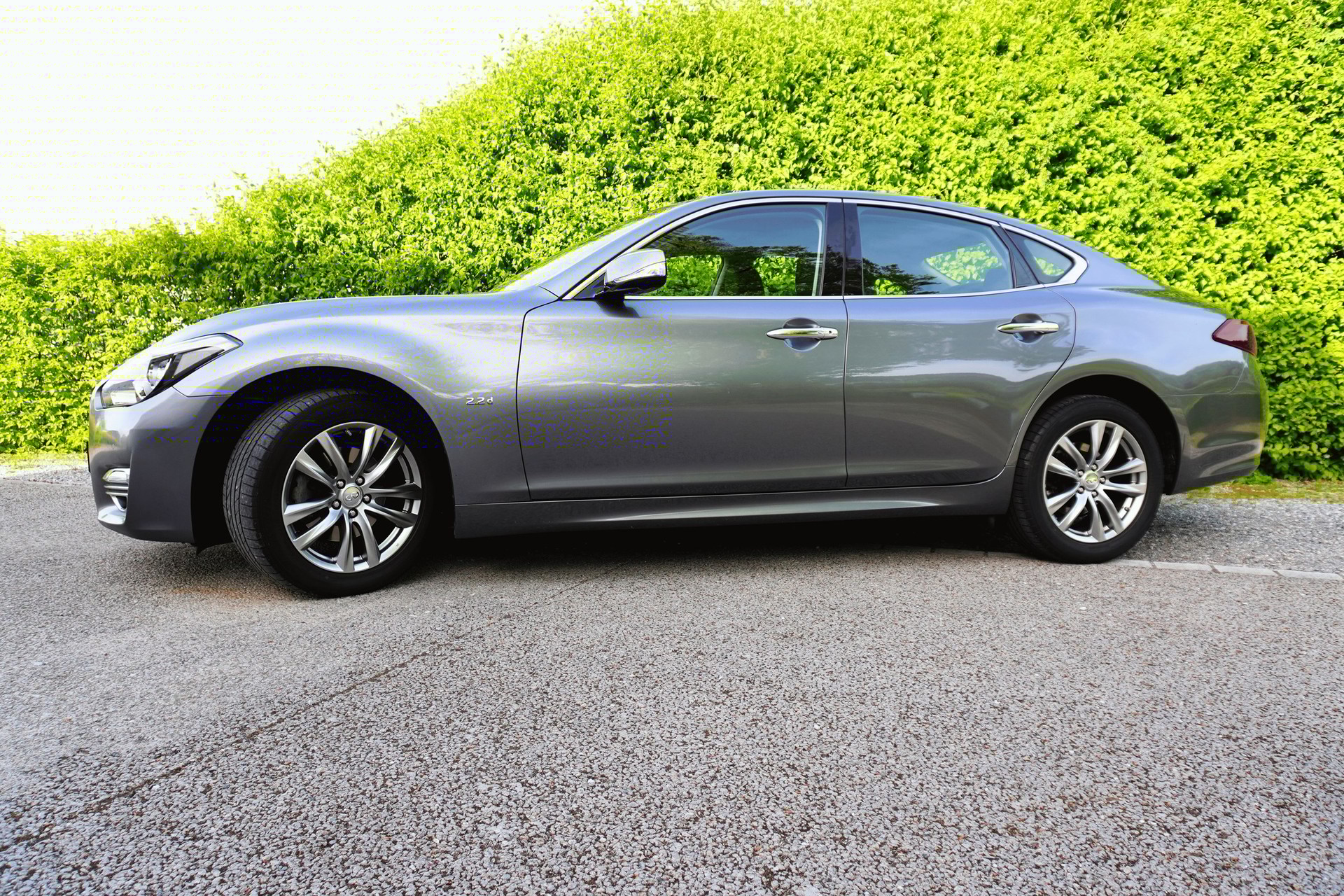 INFINITI Q70 2.2d Premium Tech Automatic-image-0