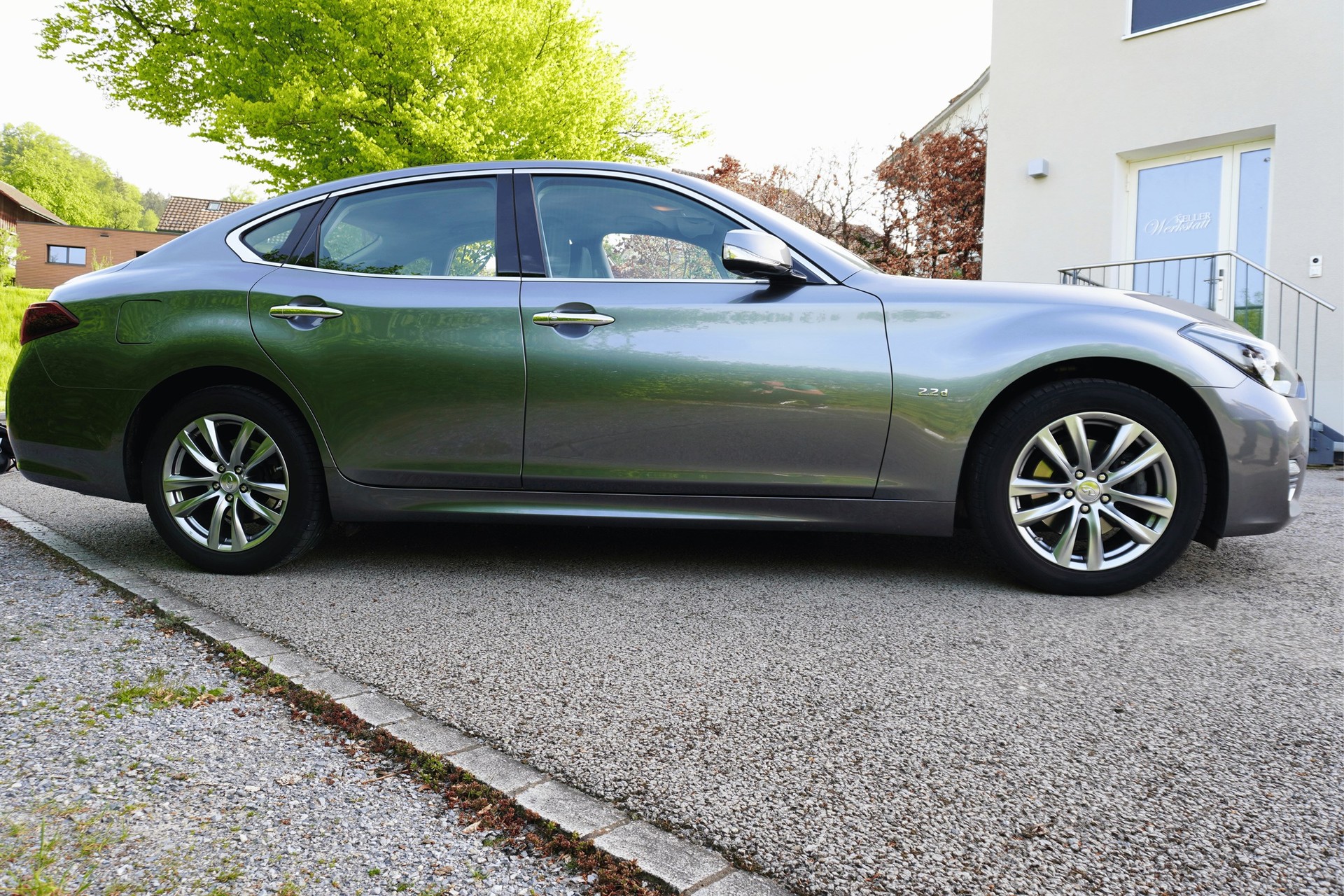 INFINITI Q70 2.2d Premium Tech Automatic-image-12