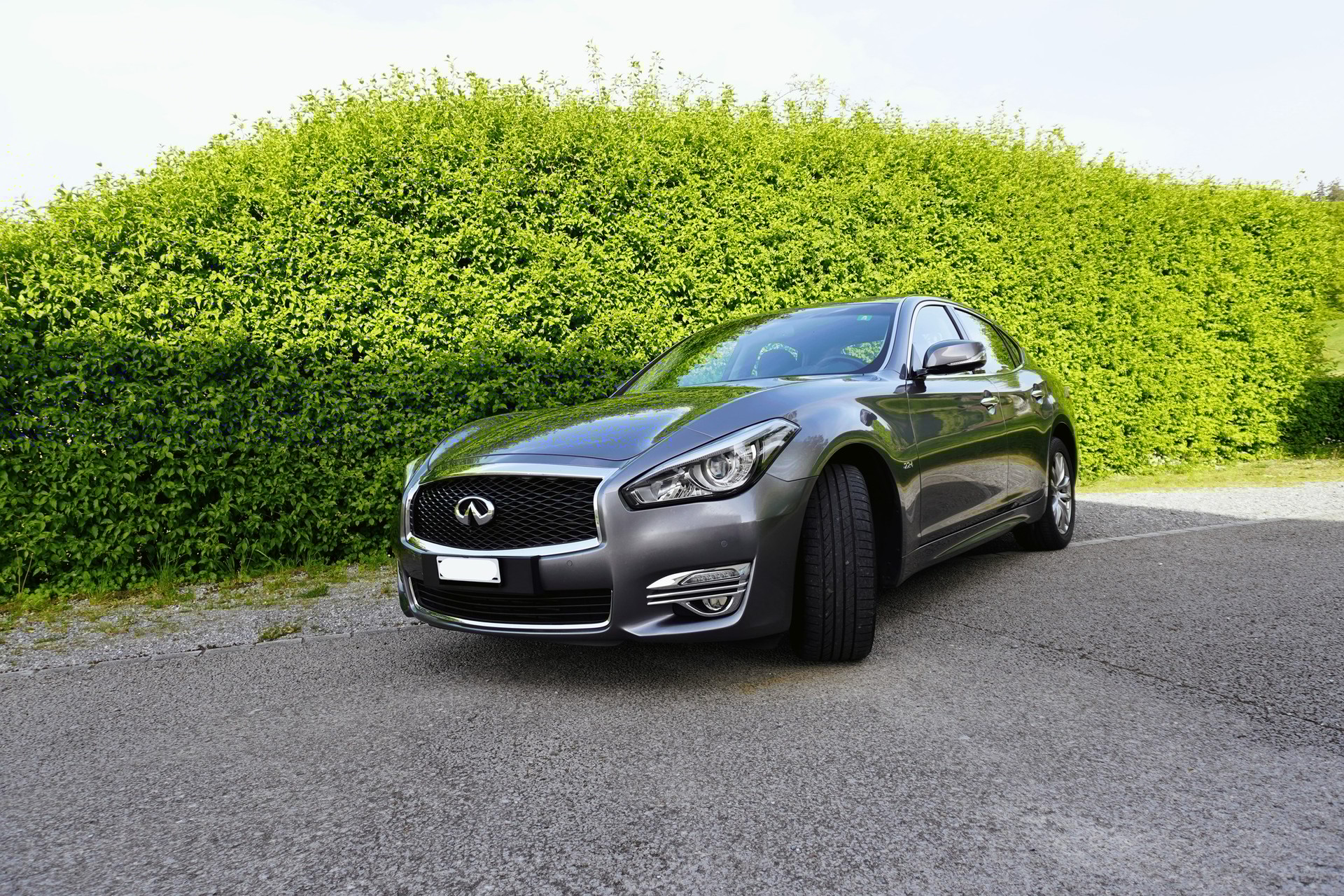 INFINITI Q70 2.2d Premium Tech Automatic-image-9