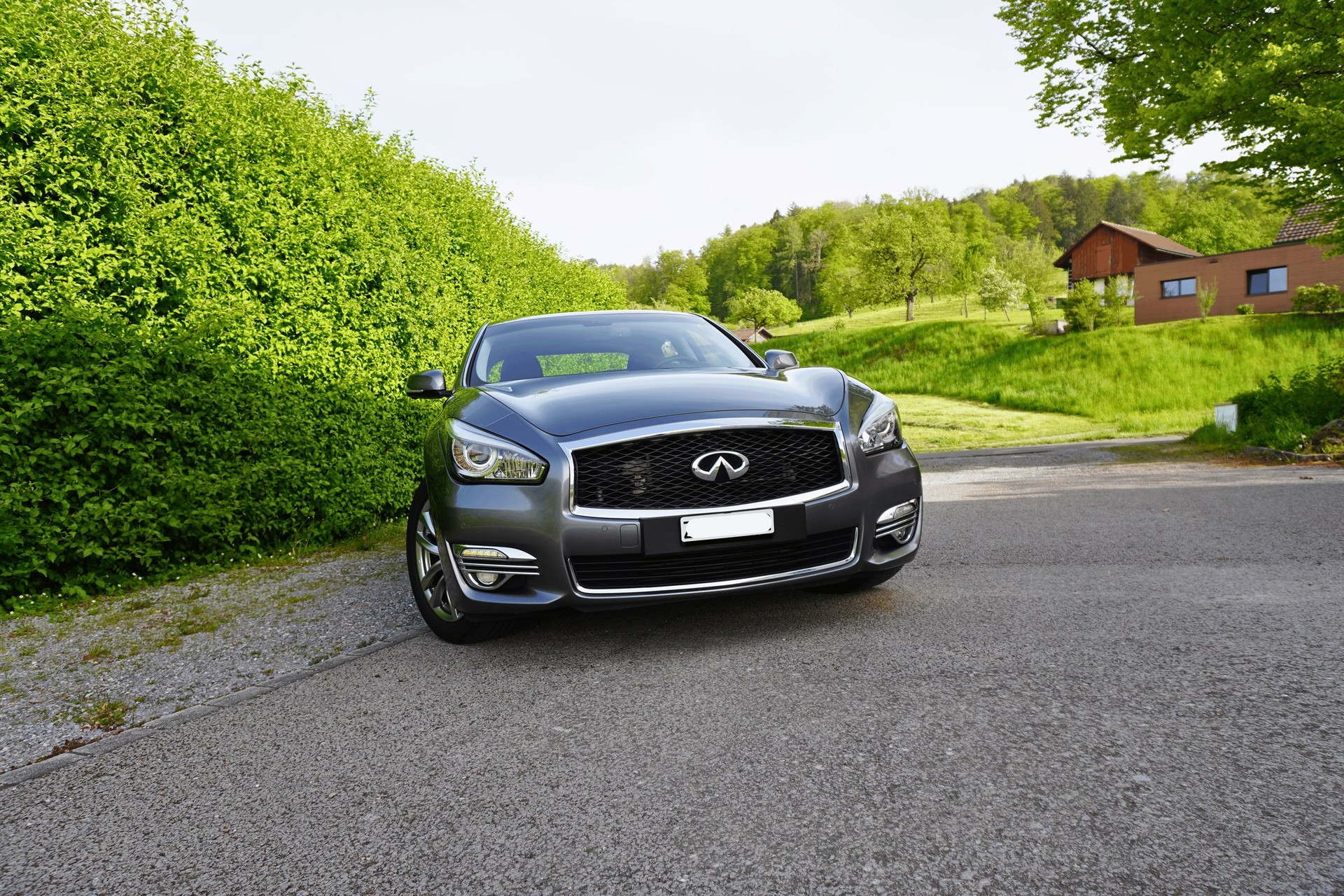 INFINITI Q70 2.2d Premium Tech Automatic-image-2