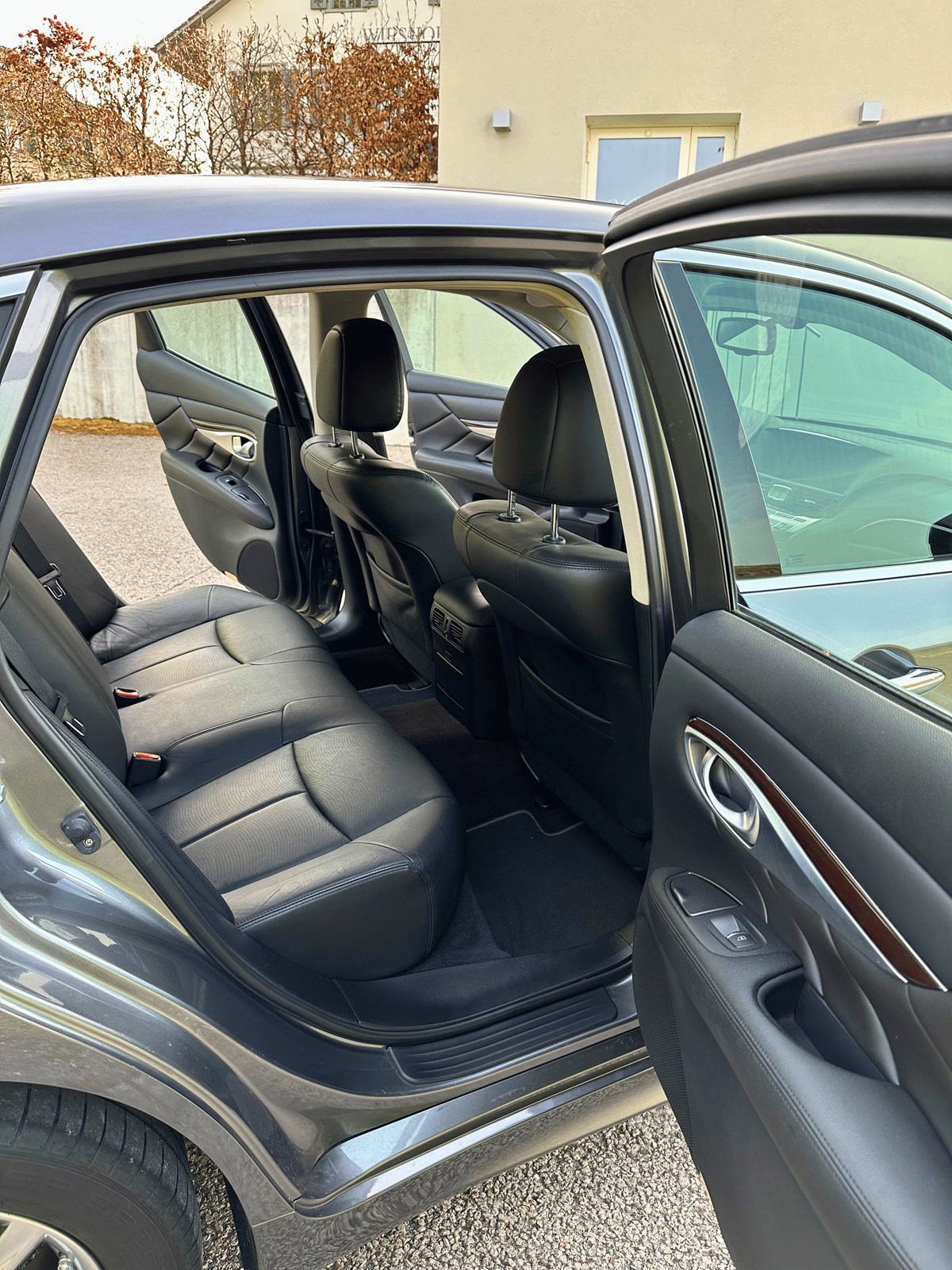 INFINITI Q70 2.2d Premium Tech Automatic-image-7