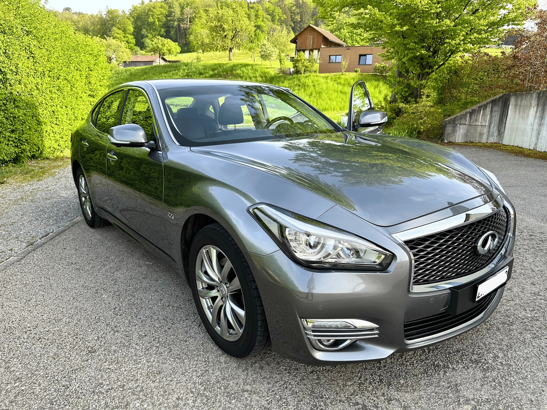 INFINITI Q70 2.2d Premium Tech Automatic-image-5
