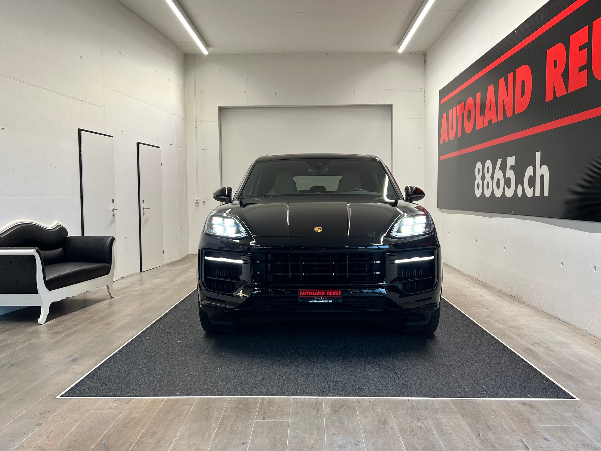 PORSCHE Cayenne S Tiptronic-showroom-element-2