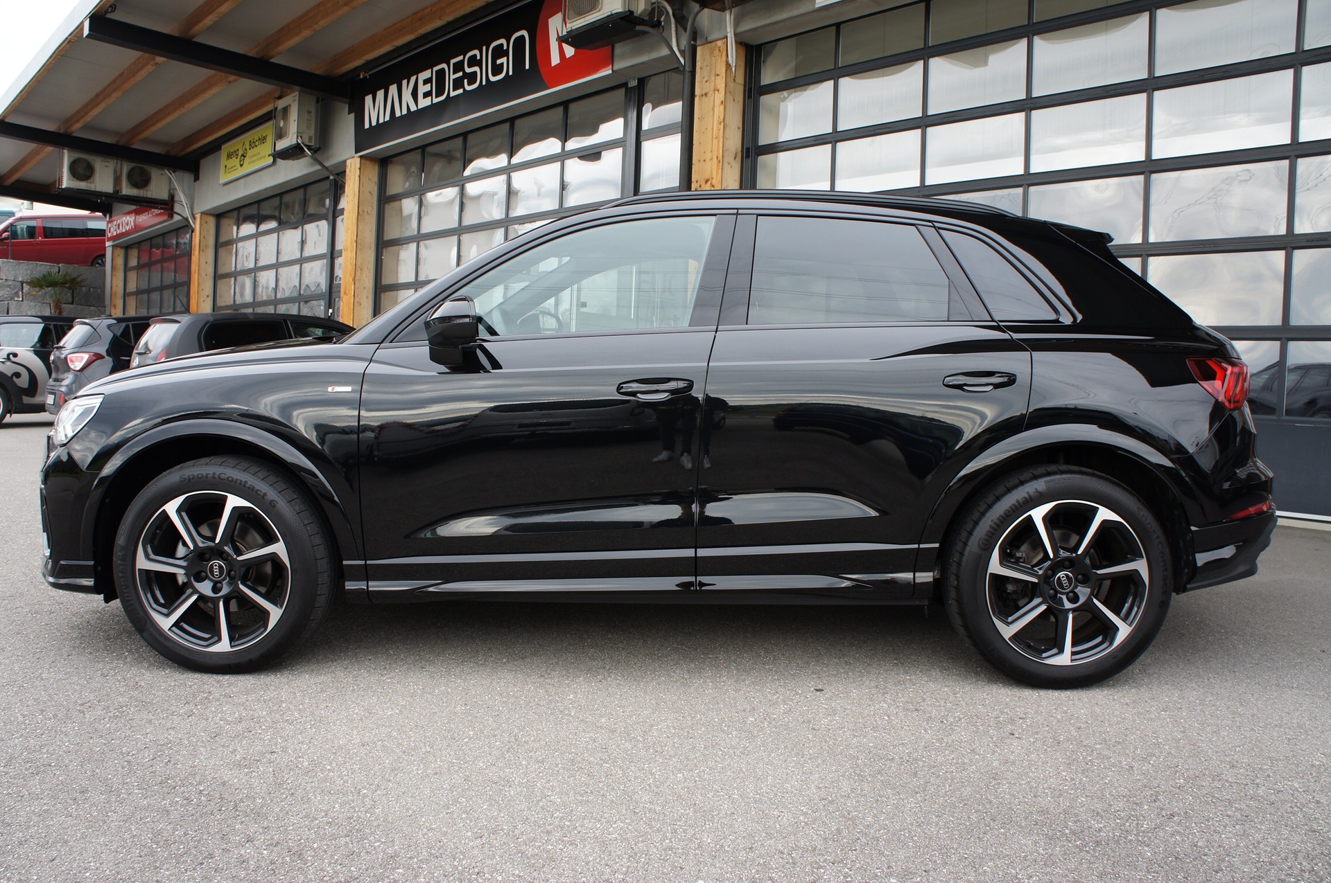 AUDI Q3 35 TFSI S line Attraction S-tronic-showroom-element-1