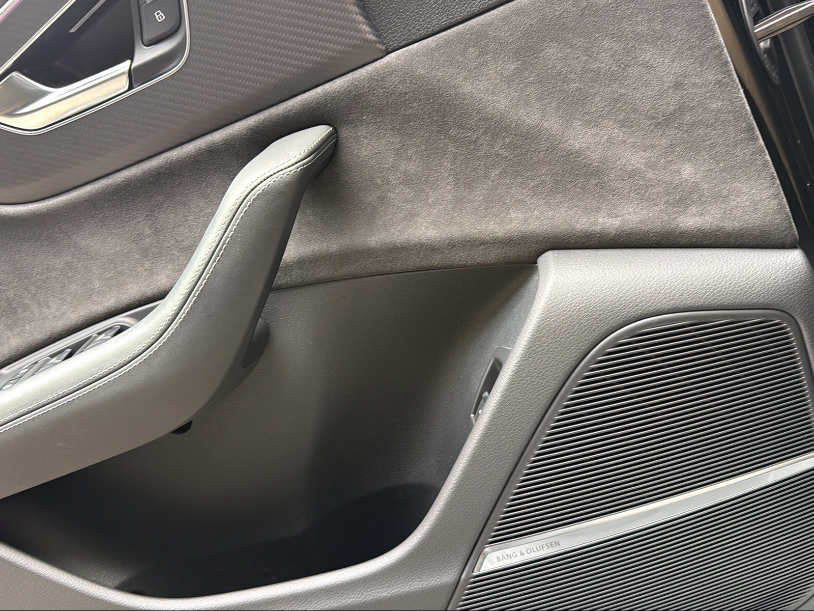 AUDI RSQ8 quattro-image-14