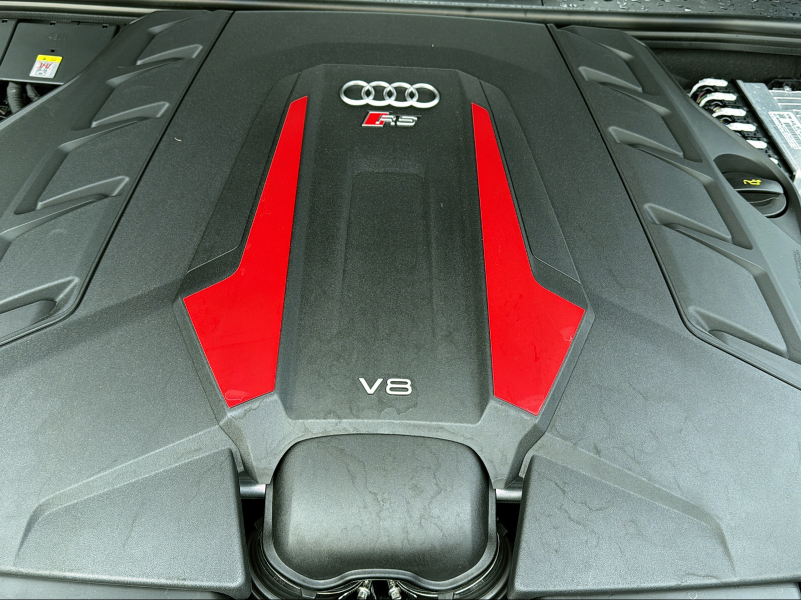 AUDI RSQ8 quattro-image-10