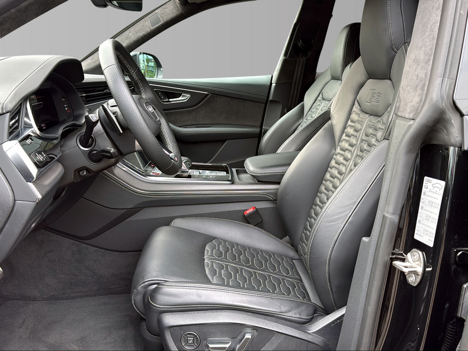 AUDI RSQ8 quattro-image-4