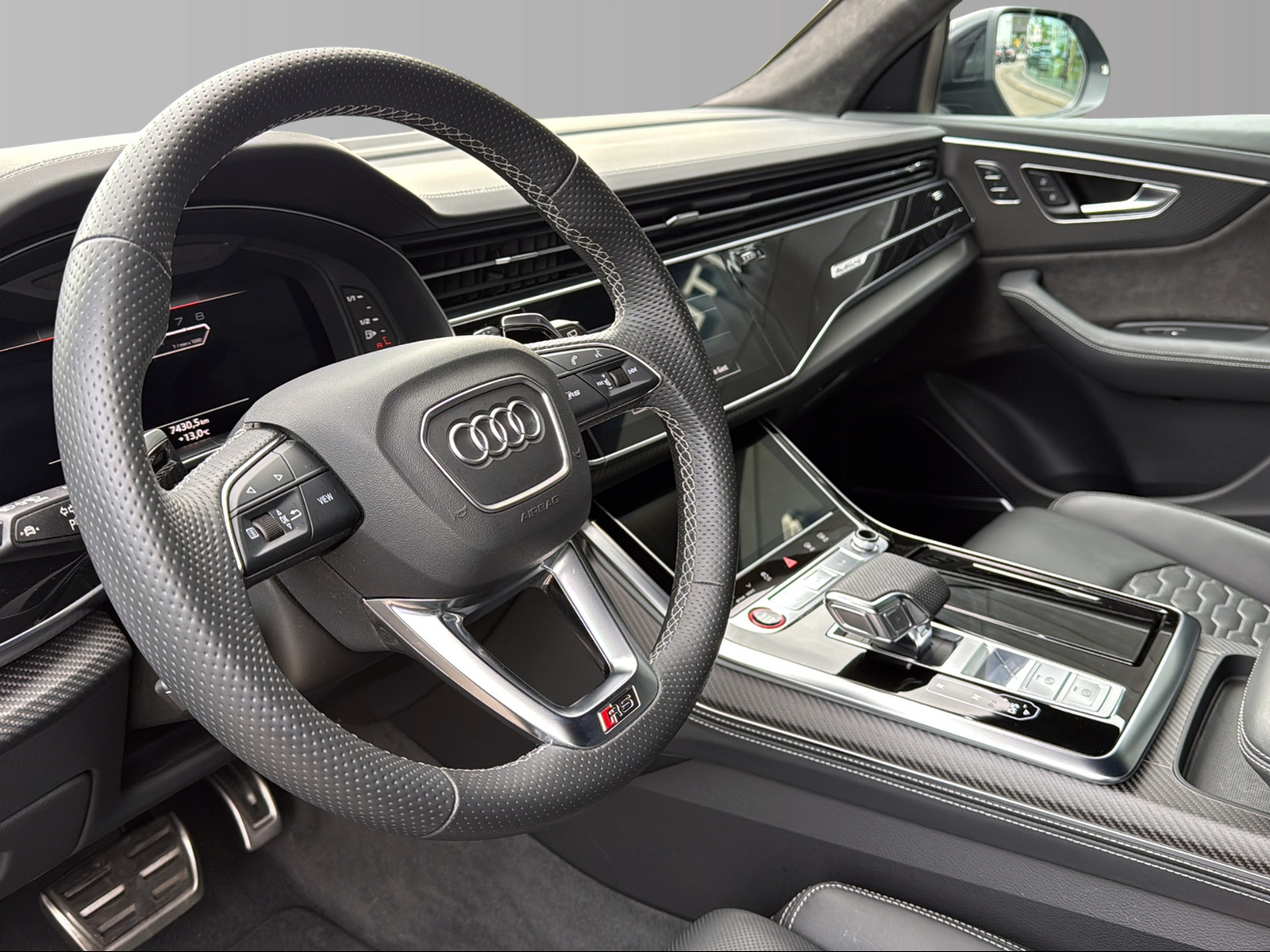 AUDI RSQ8 quattro-image-12
