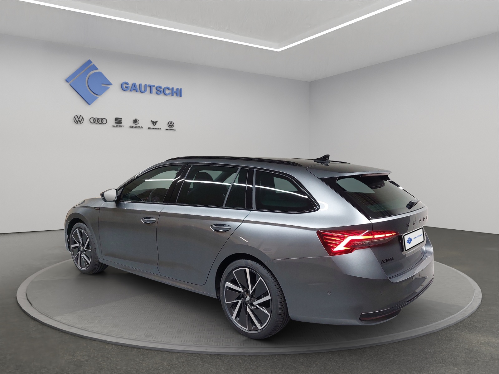 SKODA Octavia Combi 2.0 TSI DSG Dynamic 4x4-image-2