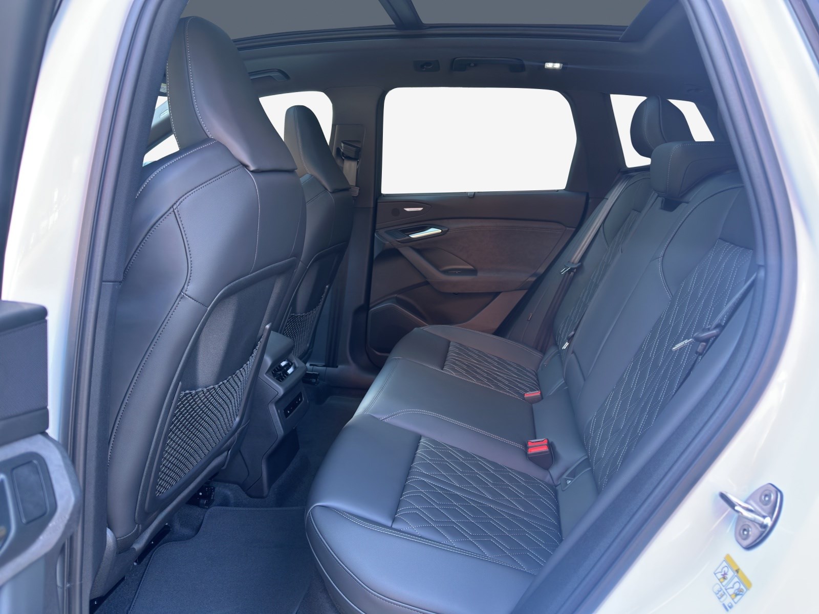 AUDI Q6 e-tron quattro-image-11