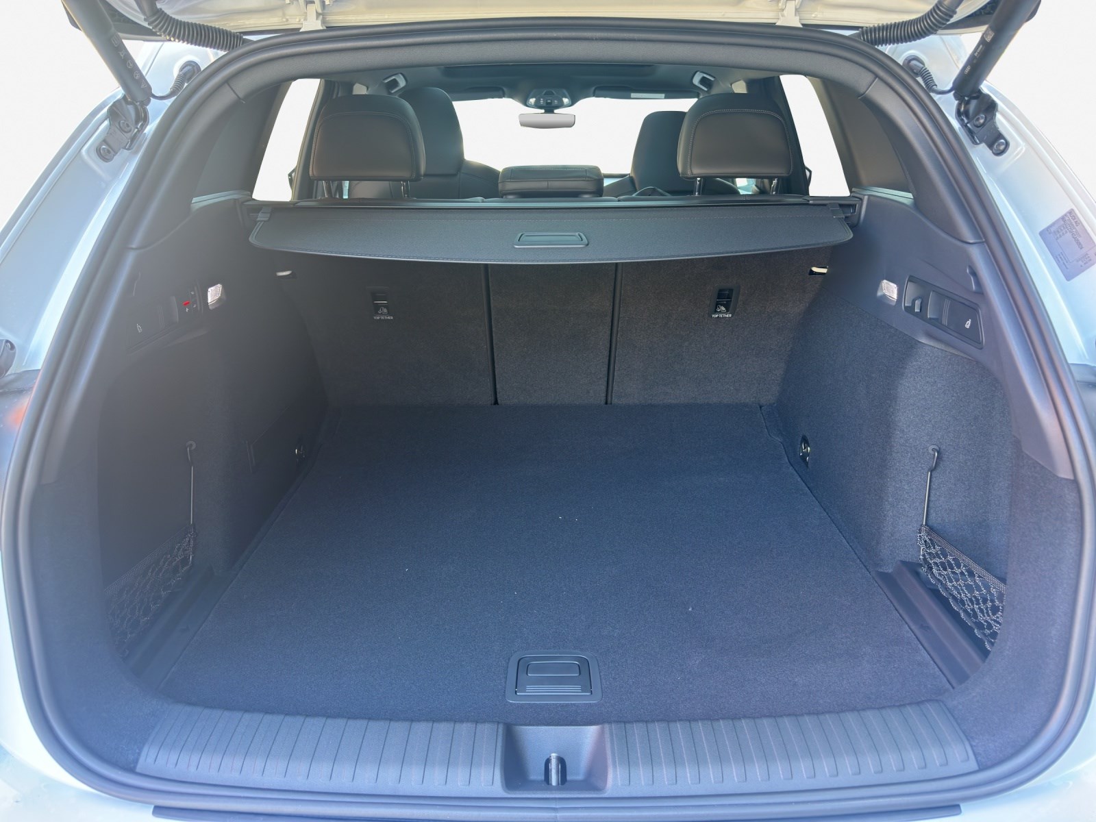 AUDI Q6 e-tron quattro-image-12
