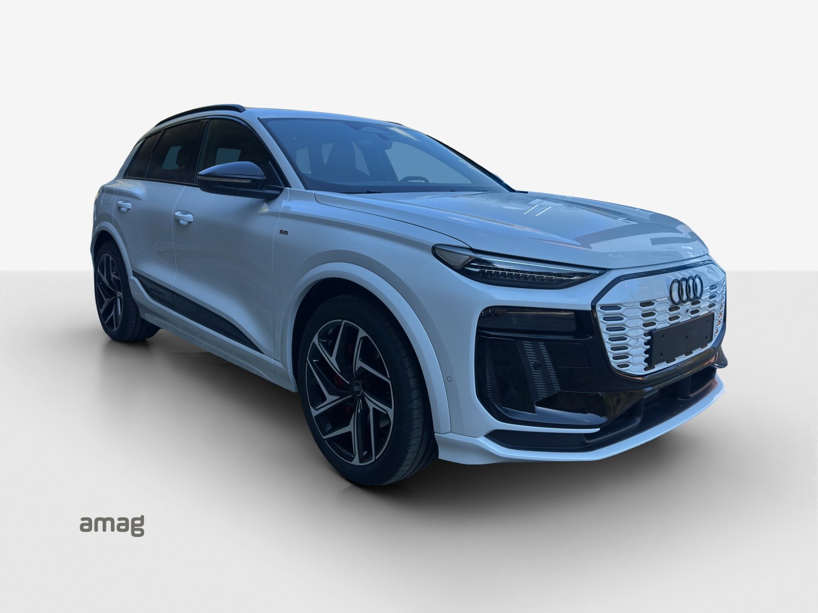 AUDI Q6 e-tron quattro-image-5