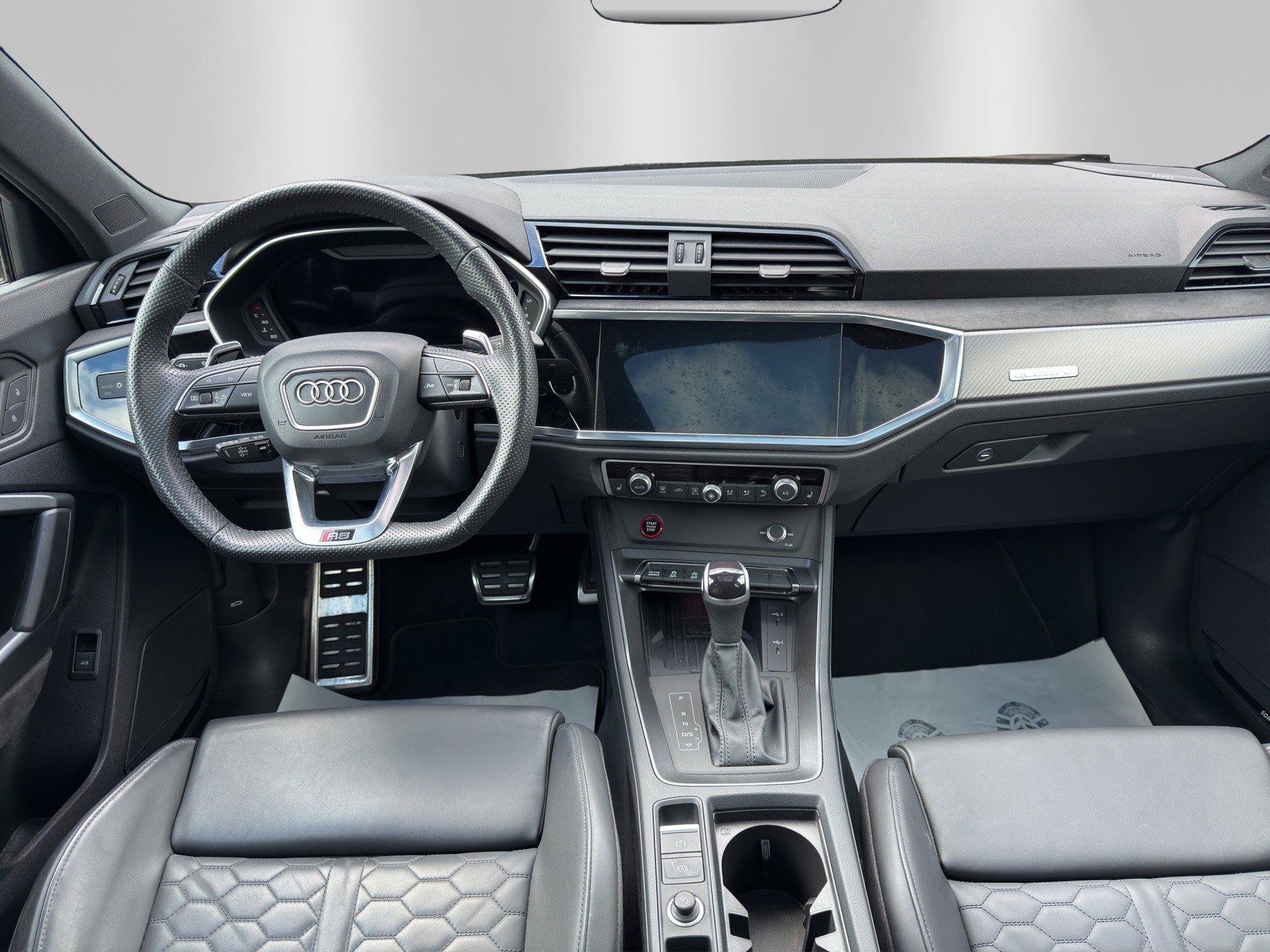 AUDI RS Q3 Sportback quattro S tronic-image-9