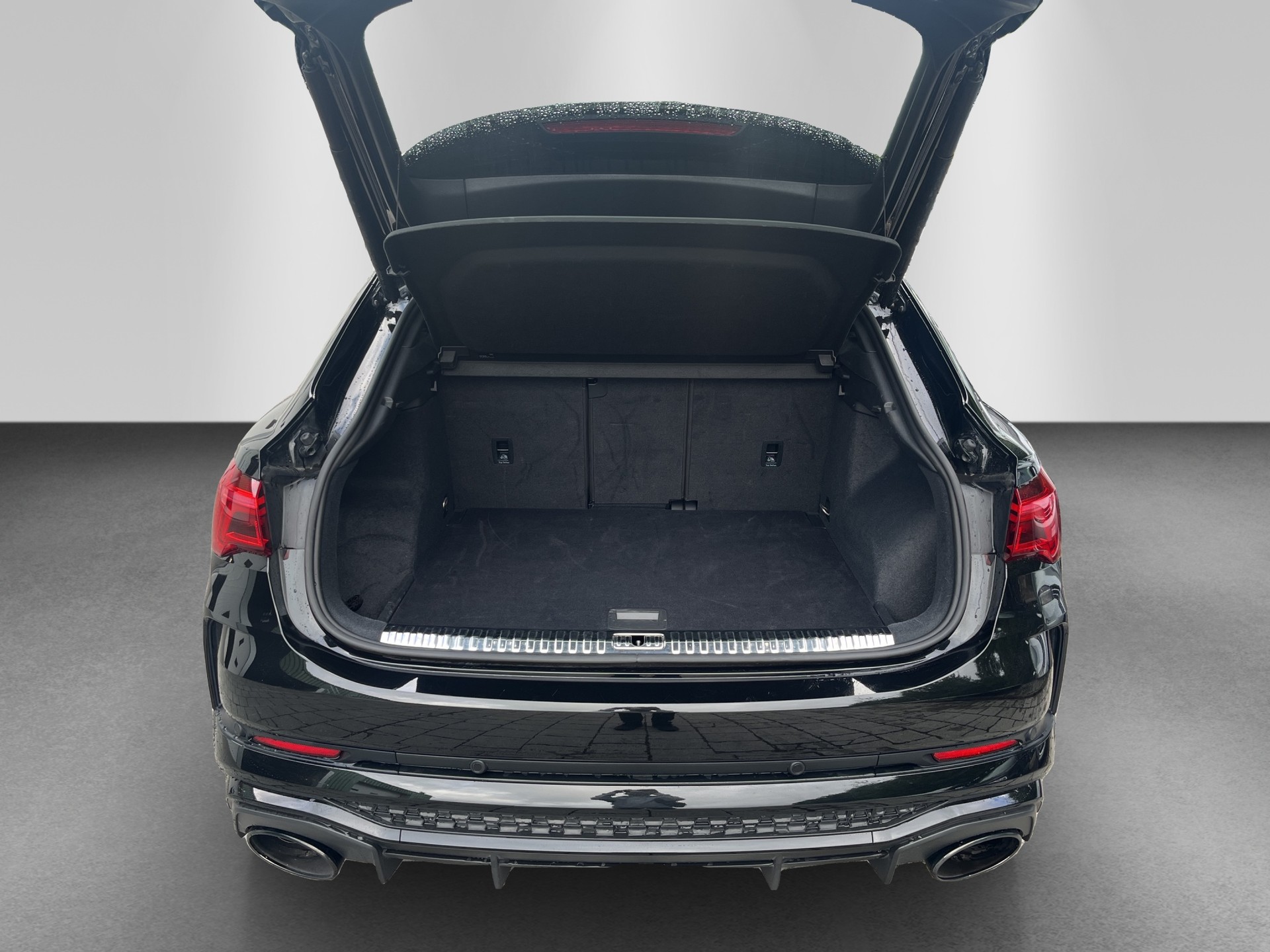 AUDI RS Q3 Sportback quattro S tronic-image-17