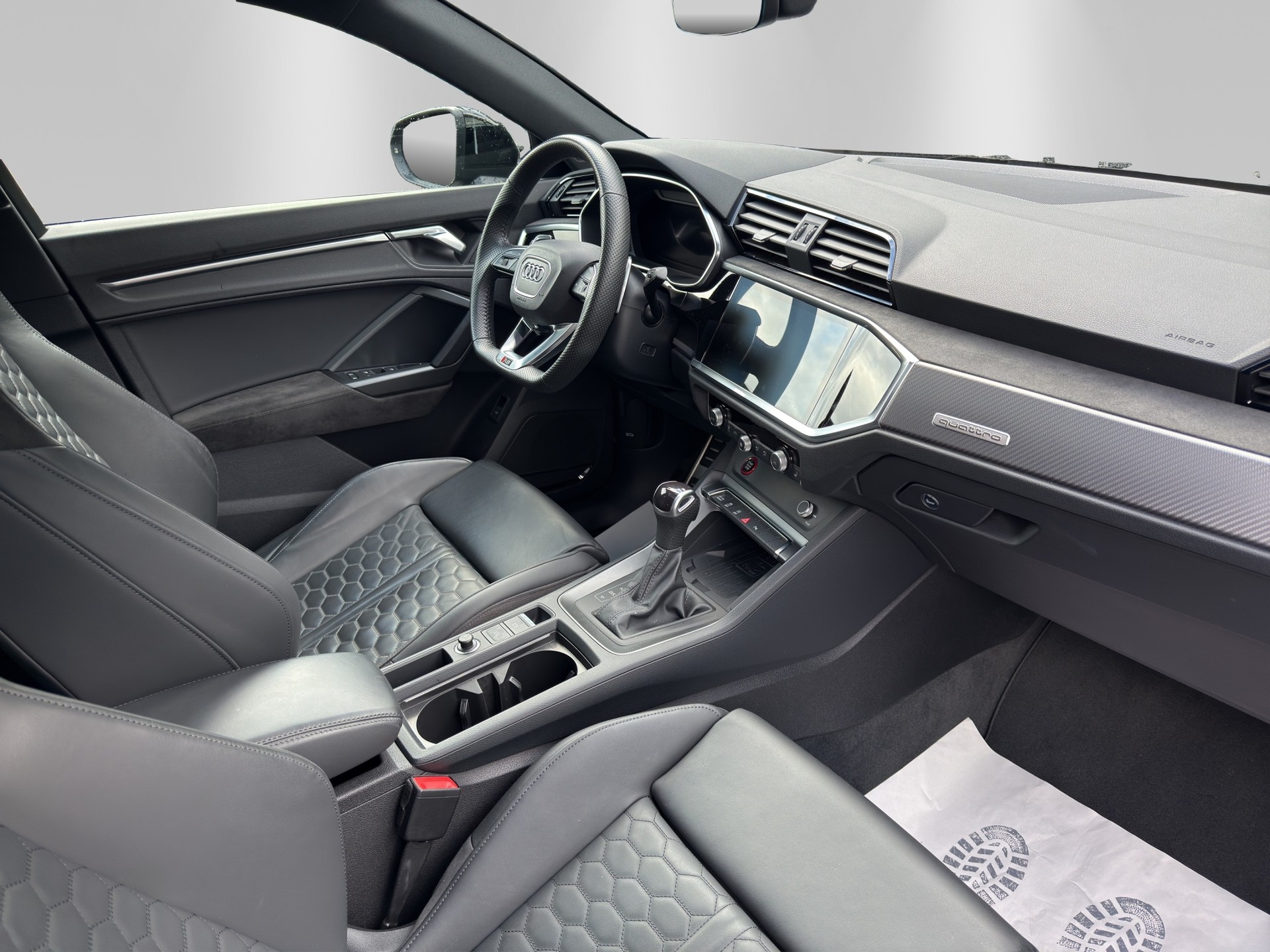AUDI RS Q3 Sportback quattro S tronic-image-14