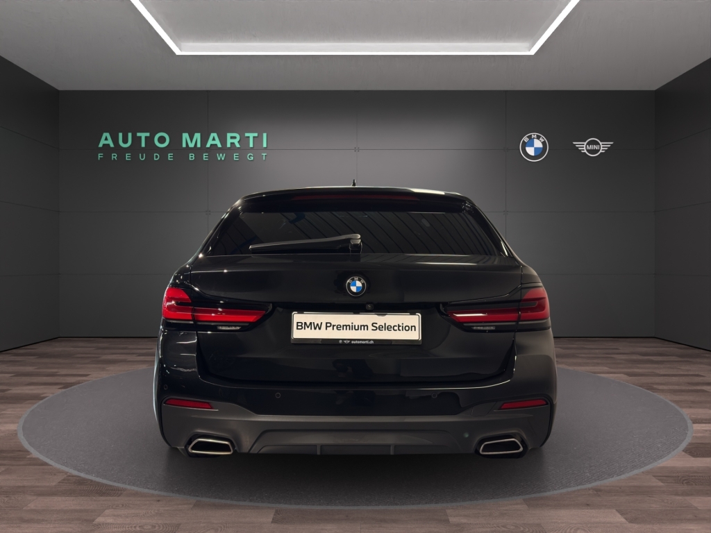 BMW 540i xDr 48VTour Pure M S-showroom-element-2