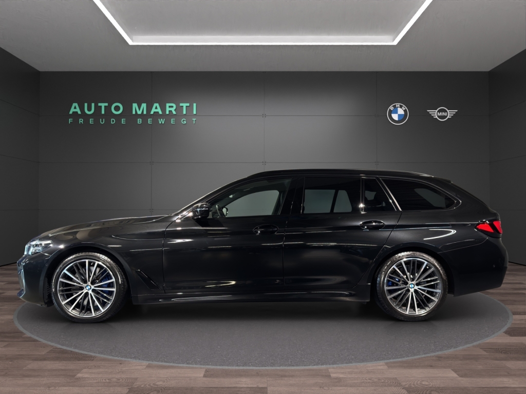 BMW 540i xDr 48VTour Pure M S-showroom-element-1