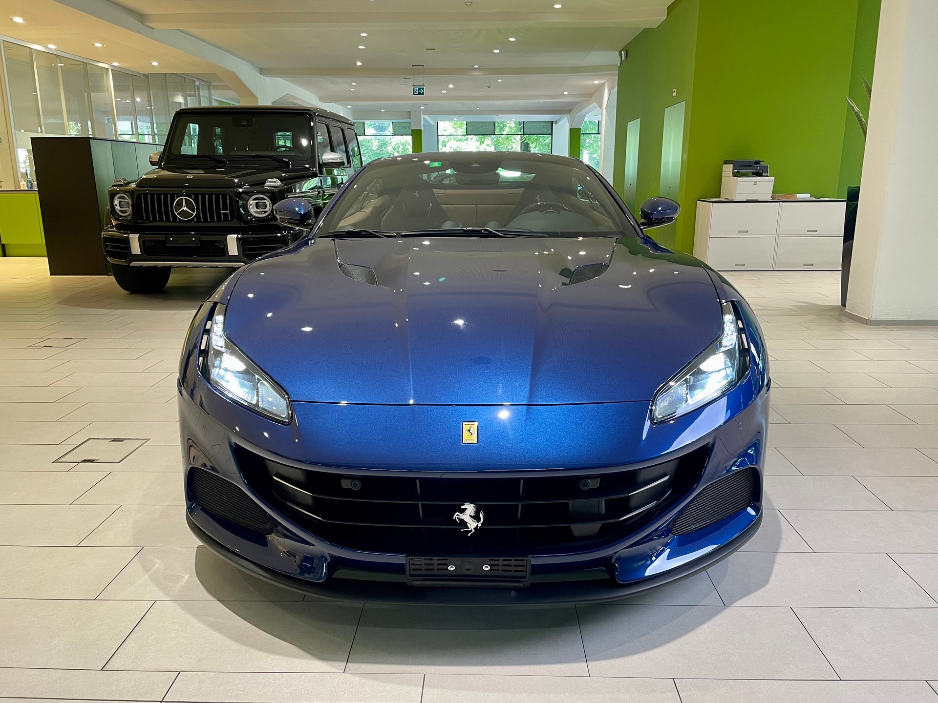 FERRARI Portofino M-image-3