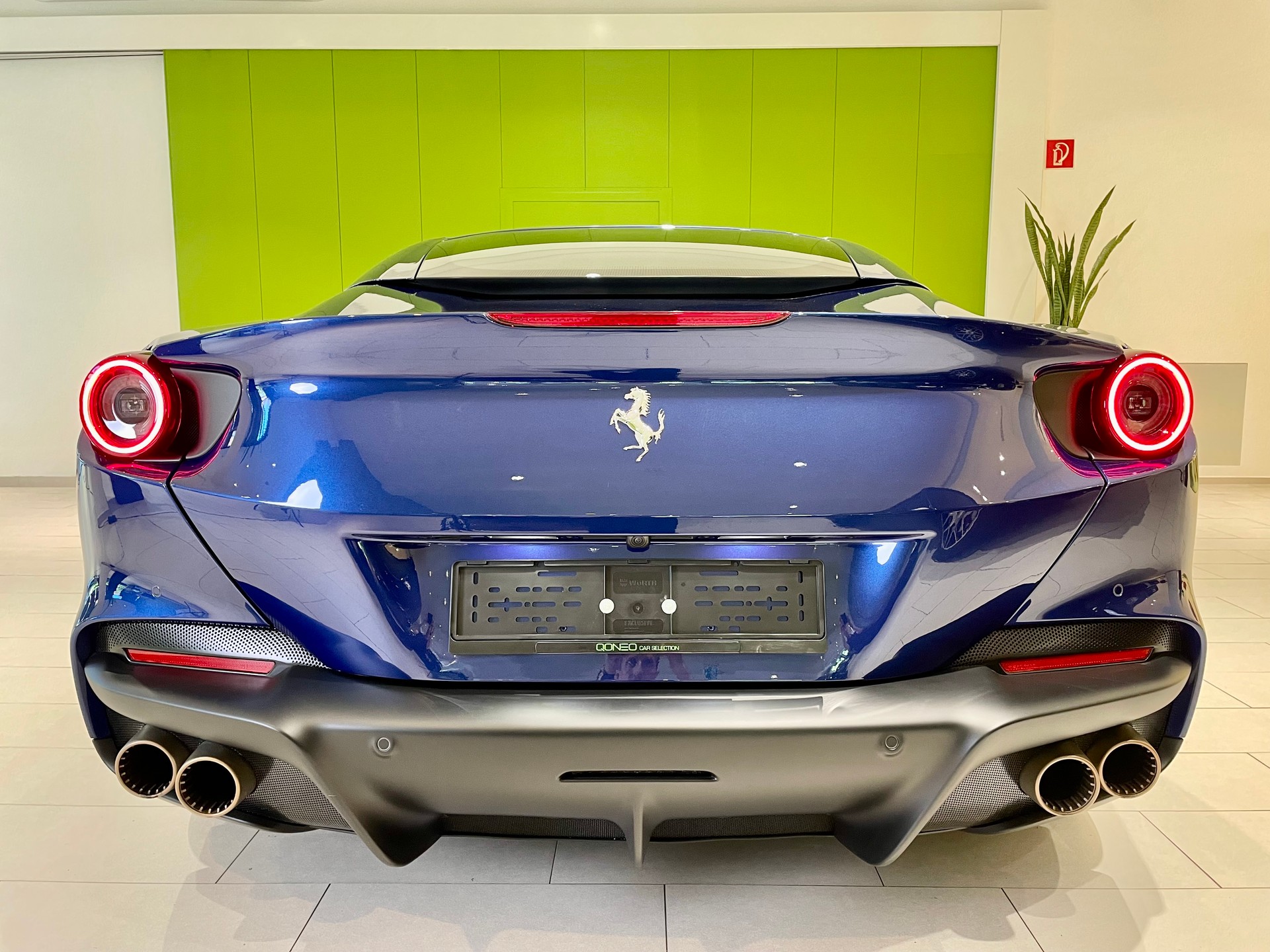 FERRARI Portofino M-image-6